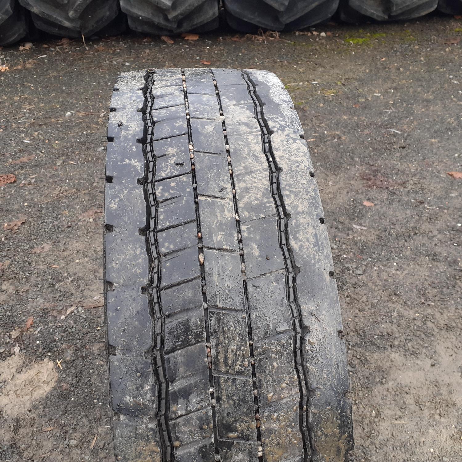  Cauciucuri 215/75R17.5  Uniroyal