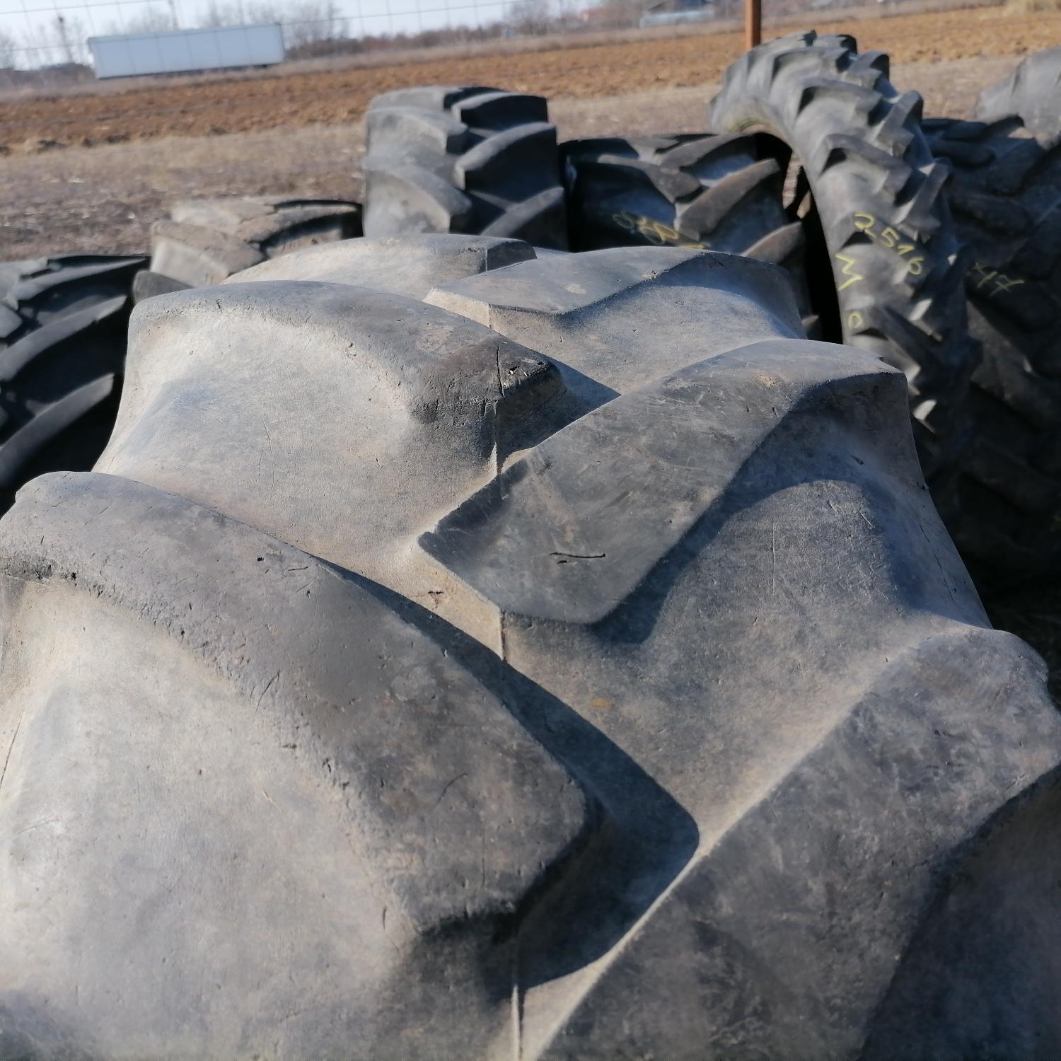  Cauciucuri 340/85R24 (13.6R24) Continental
