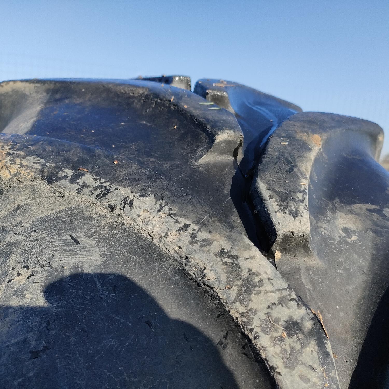  Cauciucuri 440/65R24  Vredestein
