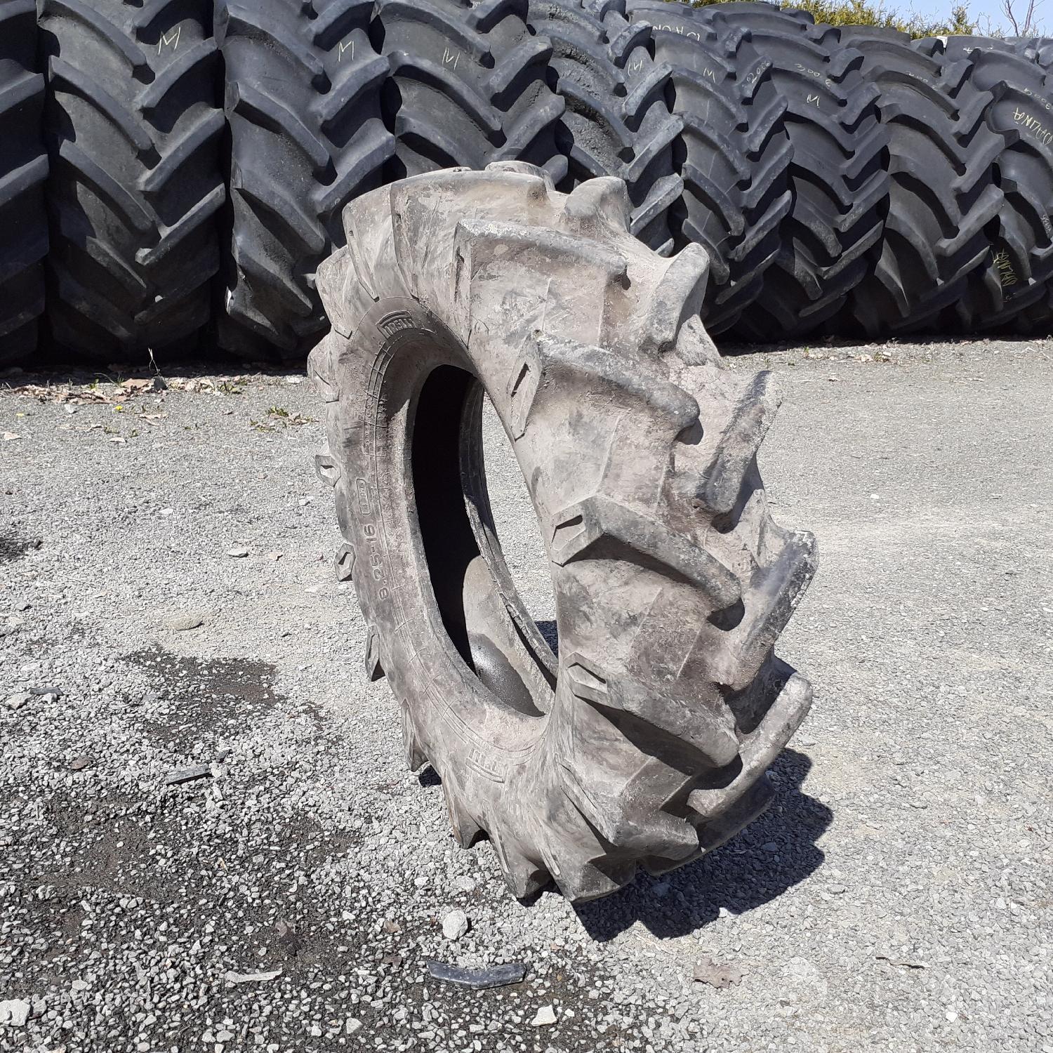  Cauciucuri 8.25-16  Pirelli