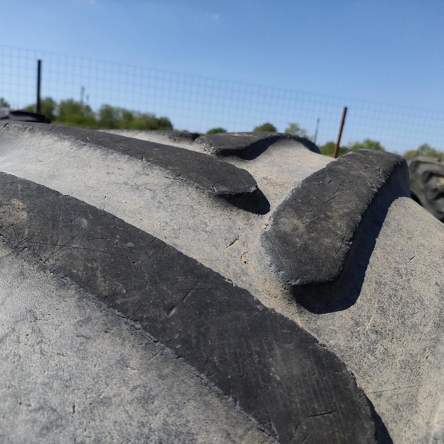  Cauciucuri 440/65R24  Michelin