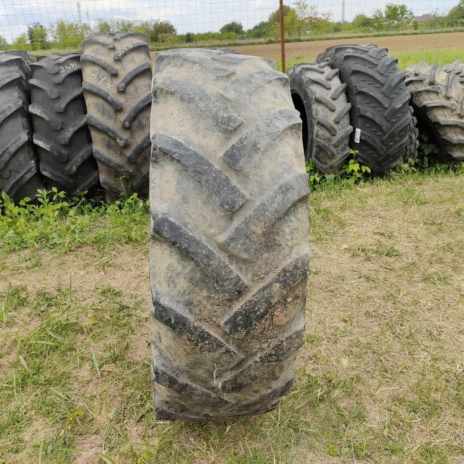  Cauciucuri 340/85R24 (13.6R24) Continental
