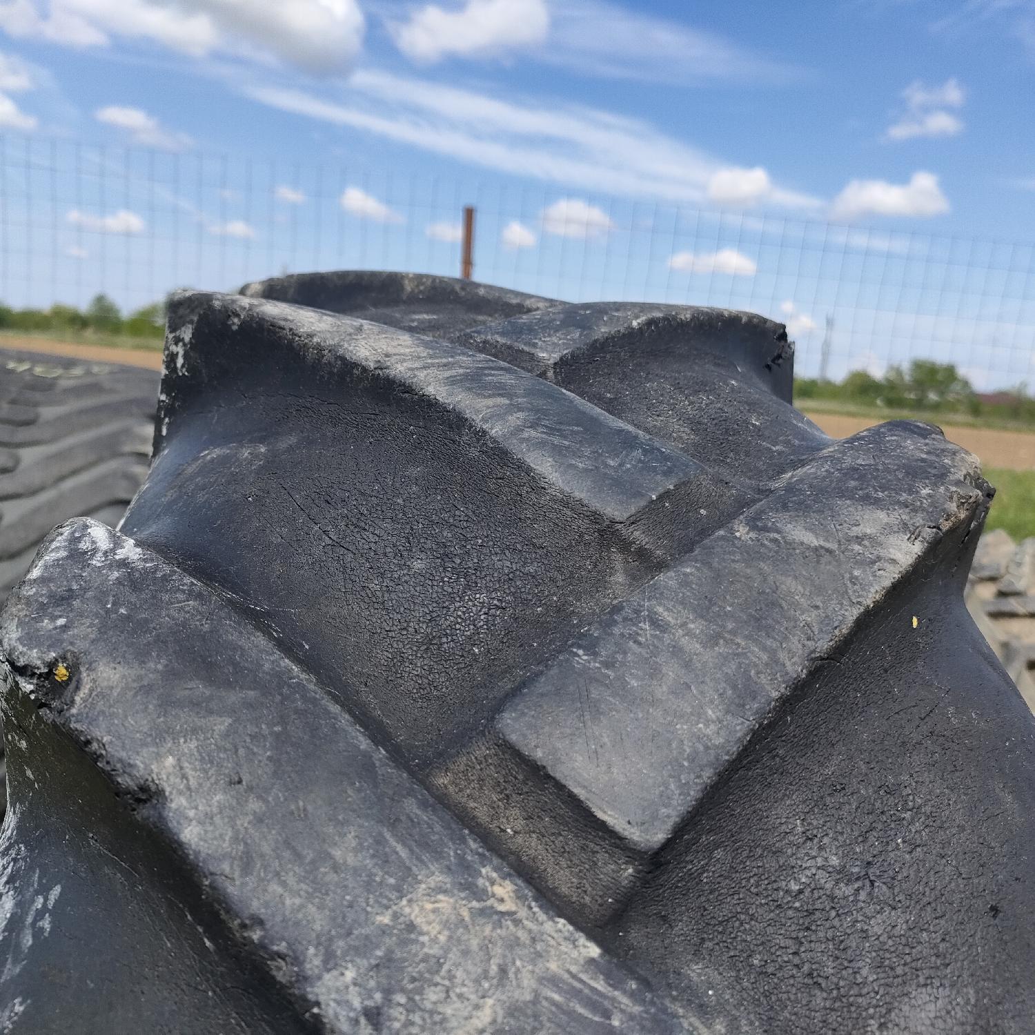  Cauciucuri 12.4-28 (320/85R28) Semperit