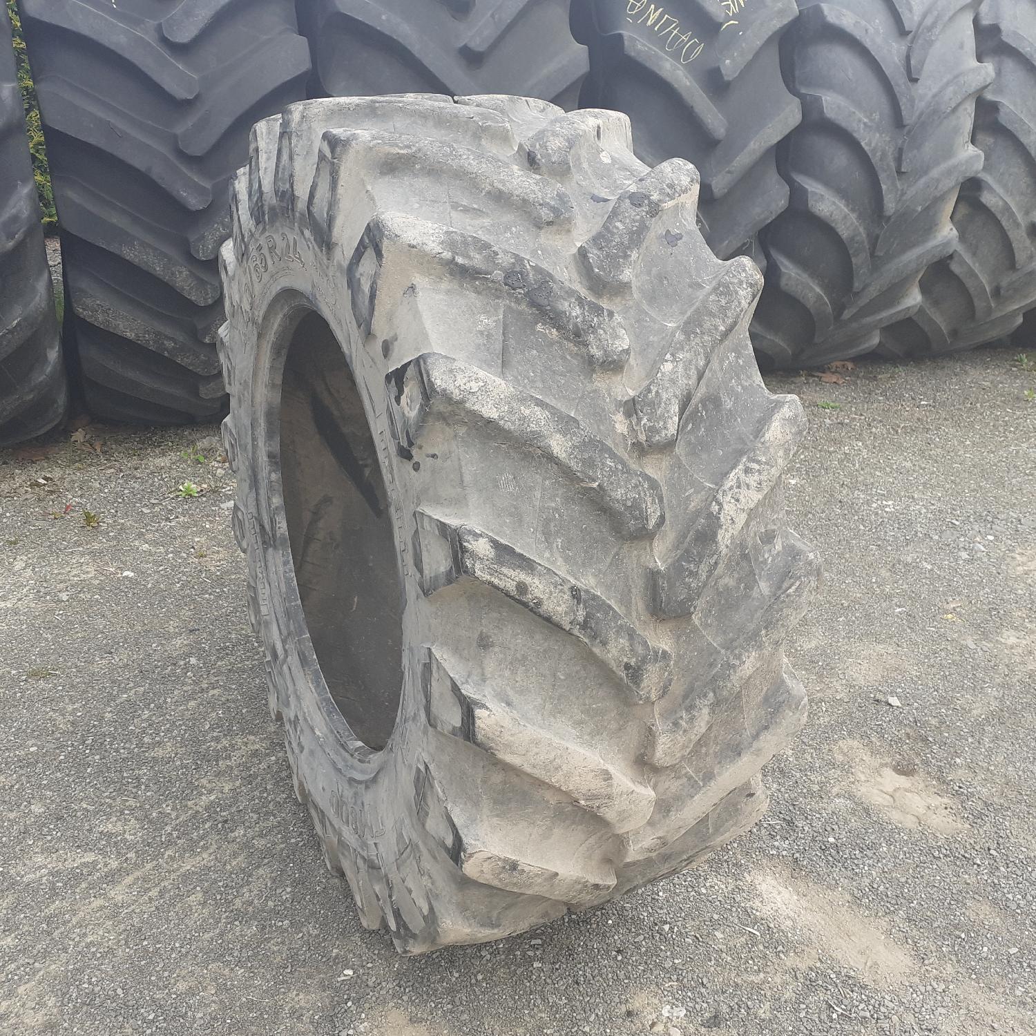  Cauciucuri 440/65R24  Pirelli
