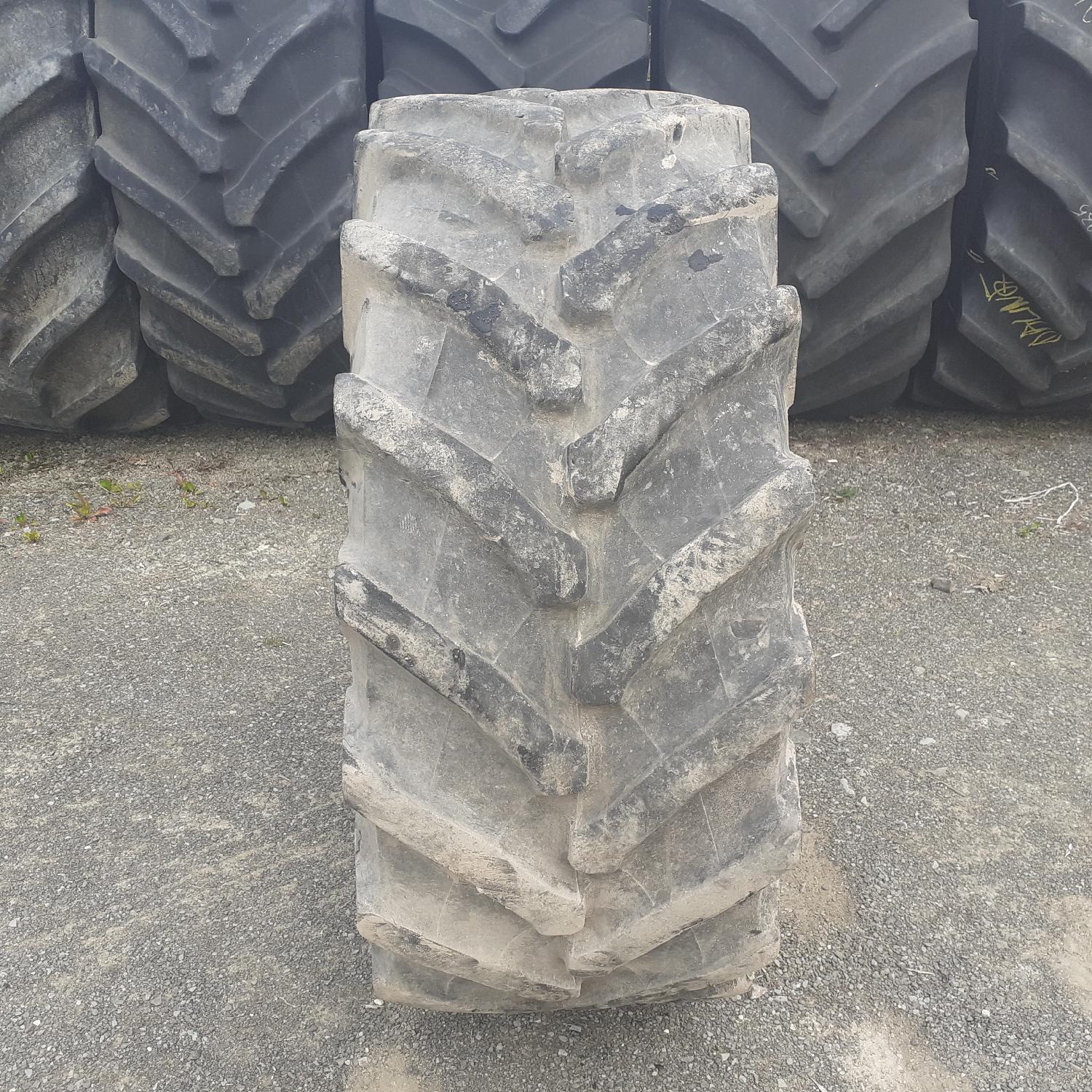  Cauciucuri 440/65R24  Pirelli