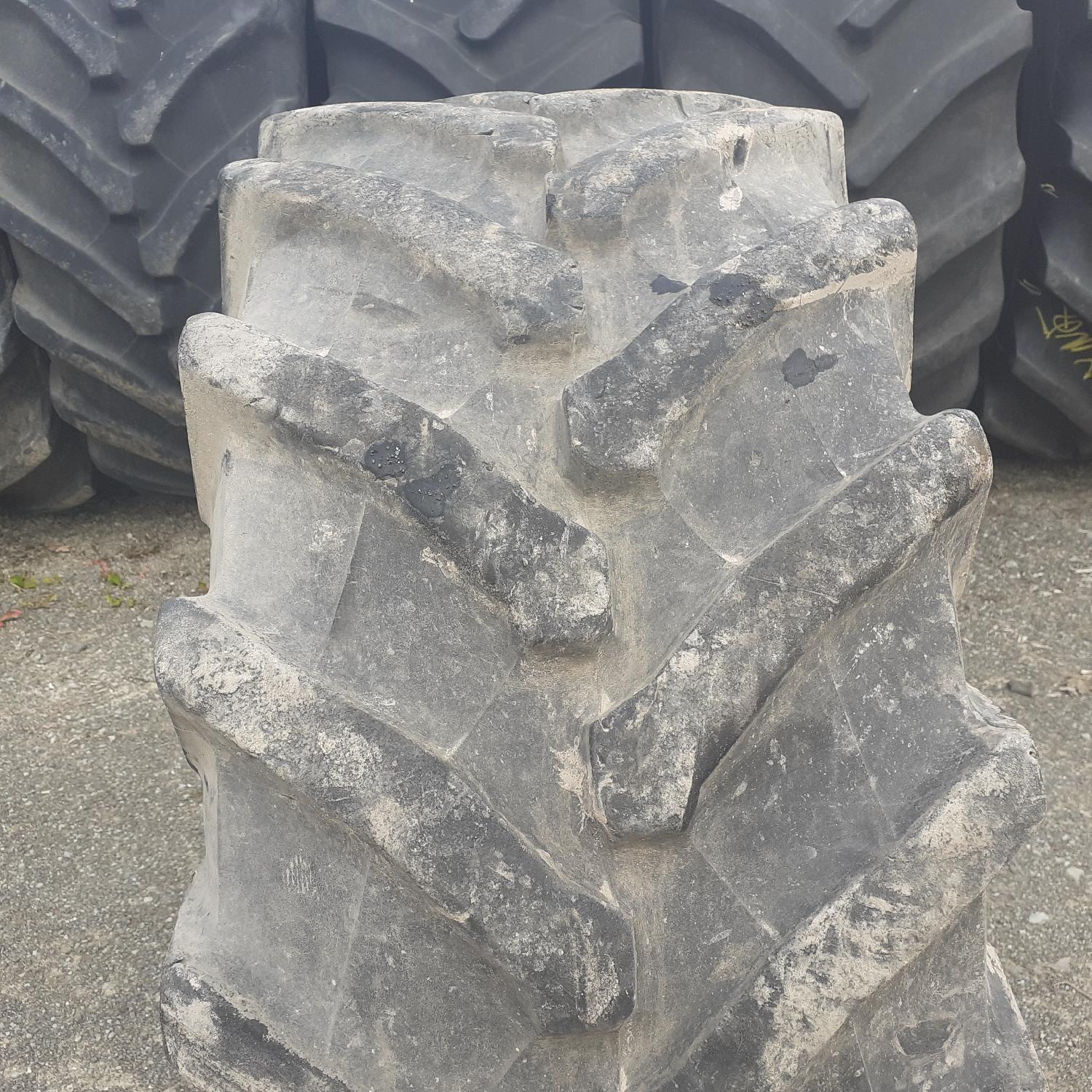  Cauciucuri 440/65R24  Pirelli