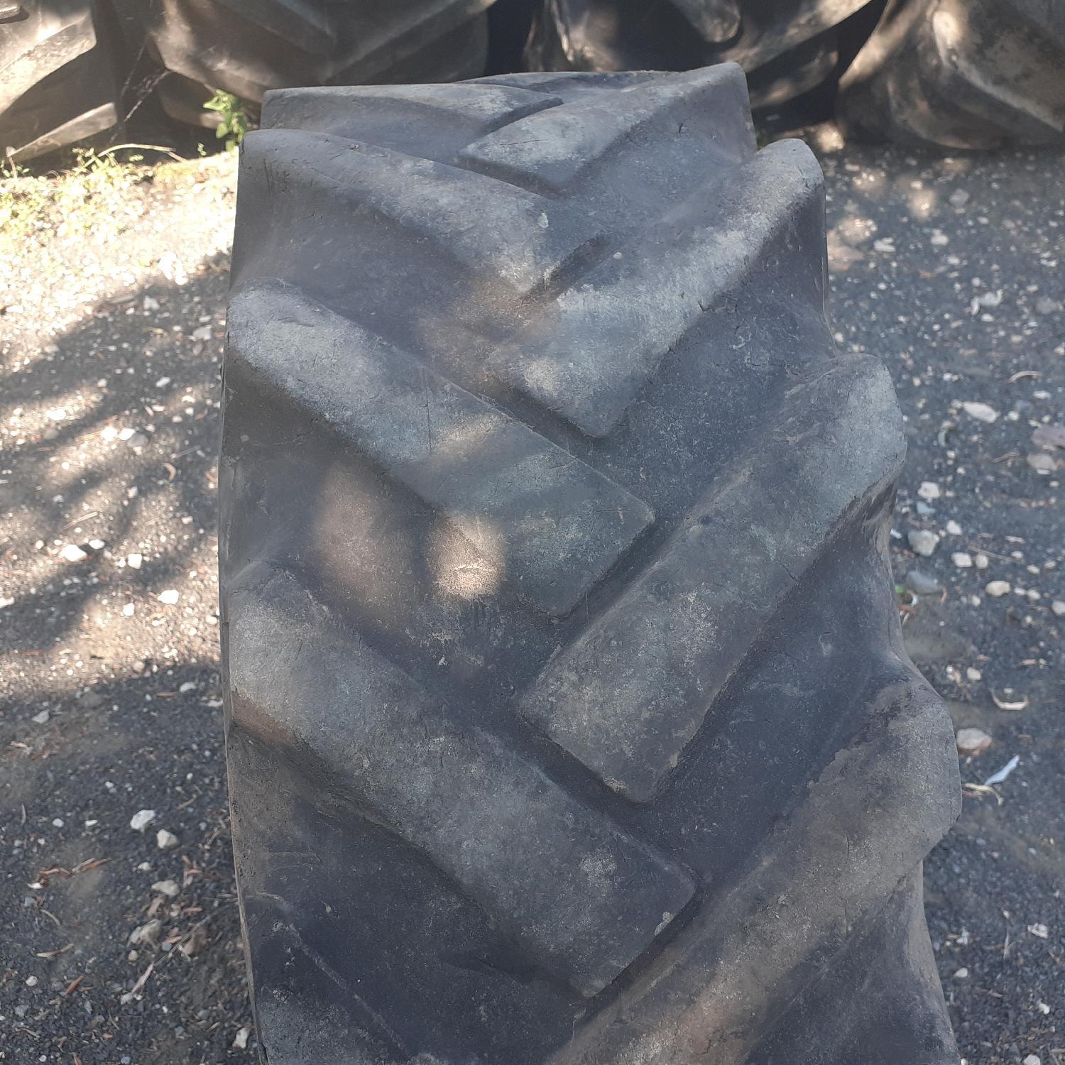  Cauciucuri 10.0/75-15.3 (260/70R15.3) Bkt