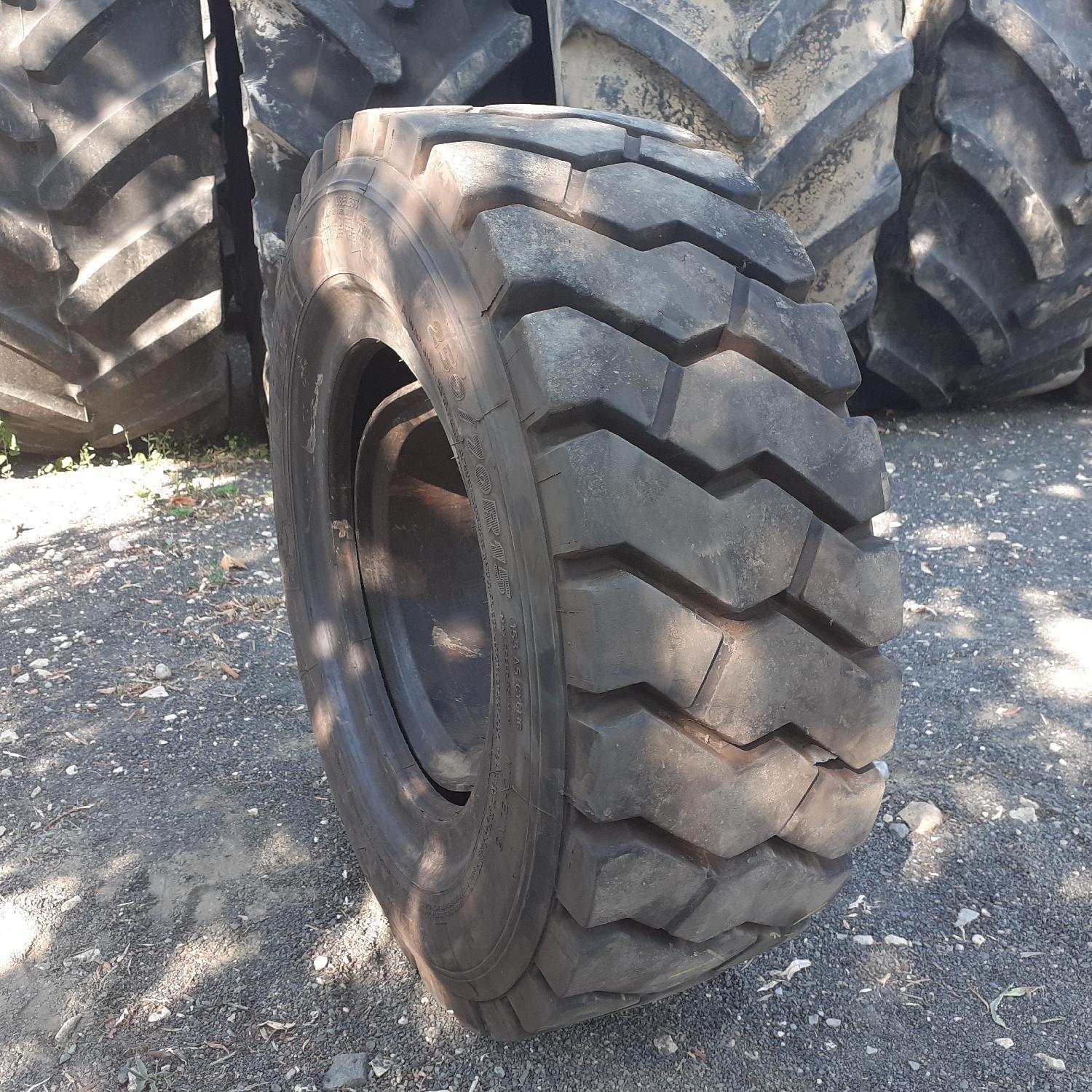 Cauciucuri 250/70R15  Michelin