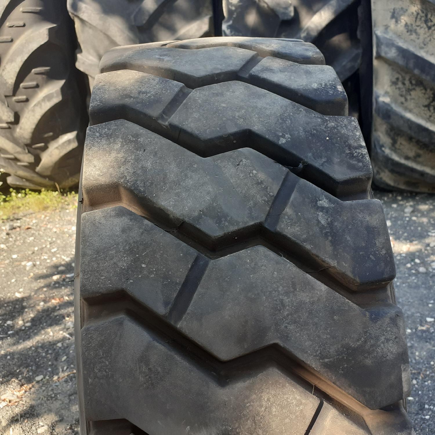  Cauciucuri 250/70R15  Michelin