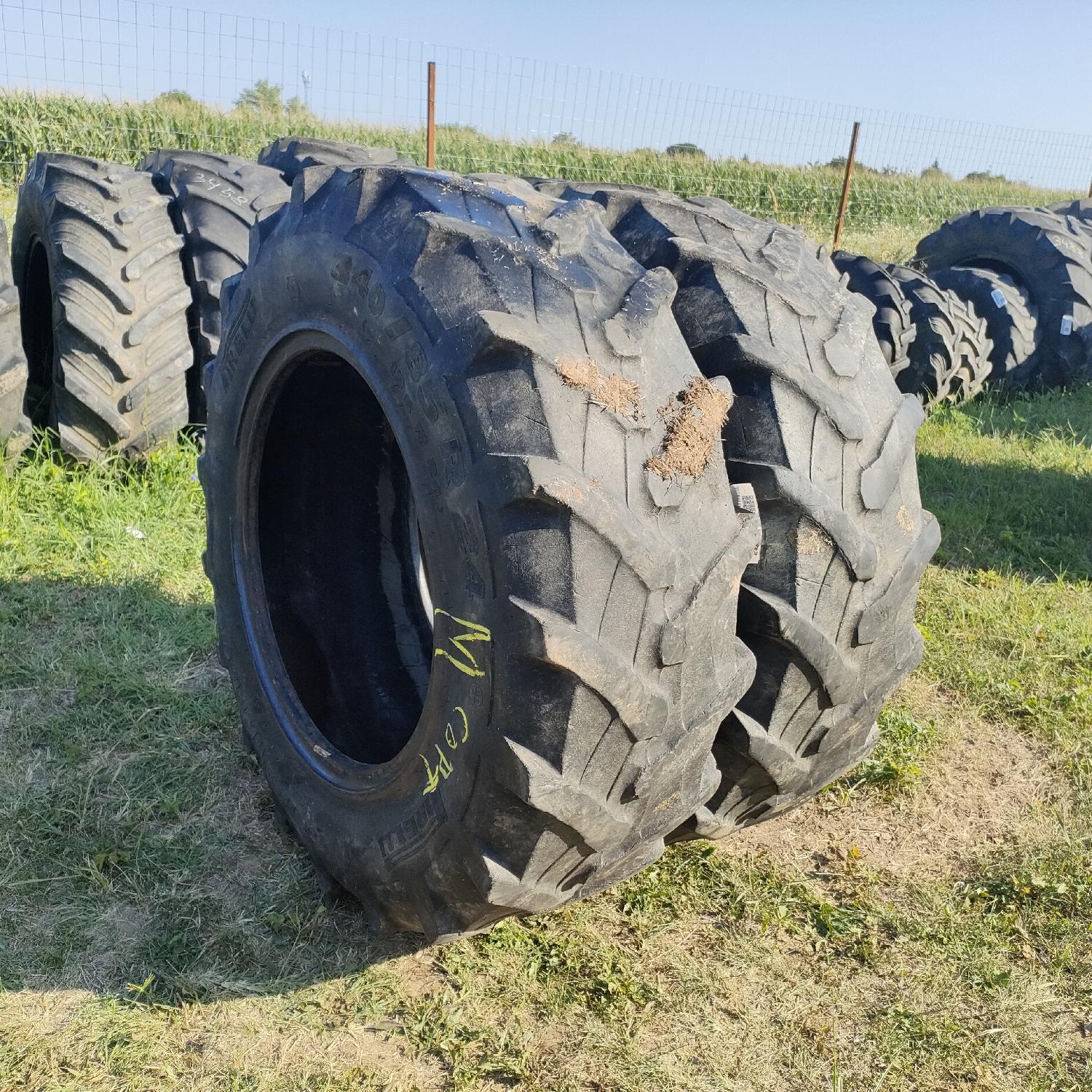  Cauciucuri 340/85R24 (13.6R24) Pirelli