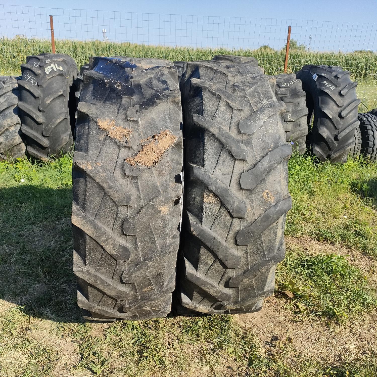  Cauciucuri 340/85R24 (13.6R24) Pirelli
