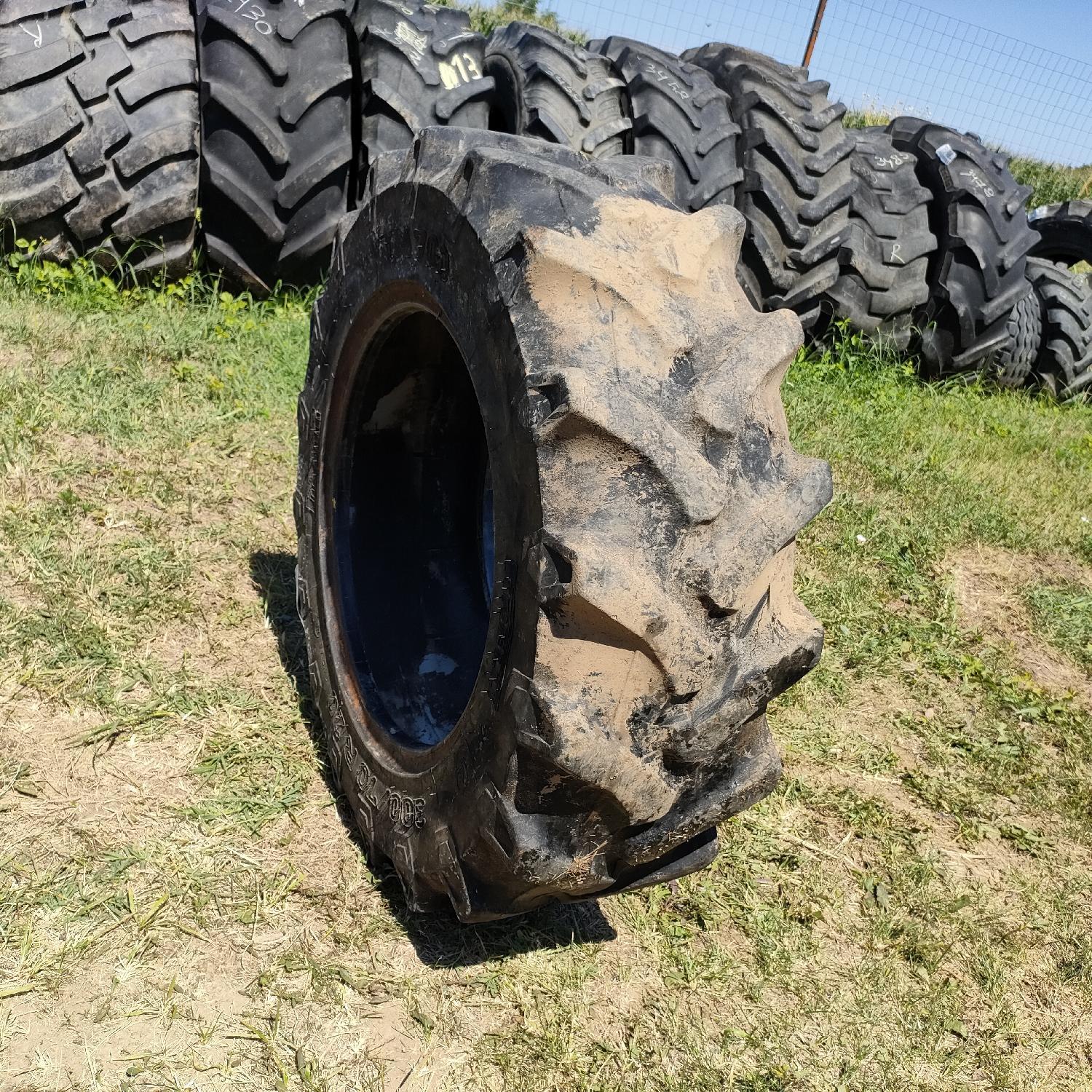  Cauciucuri 300/70R20 Pirelli