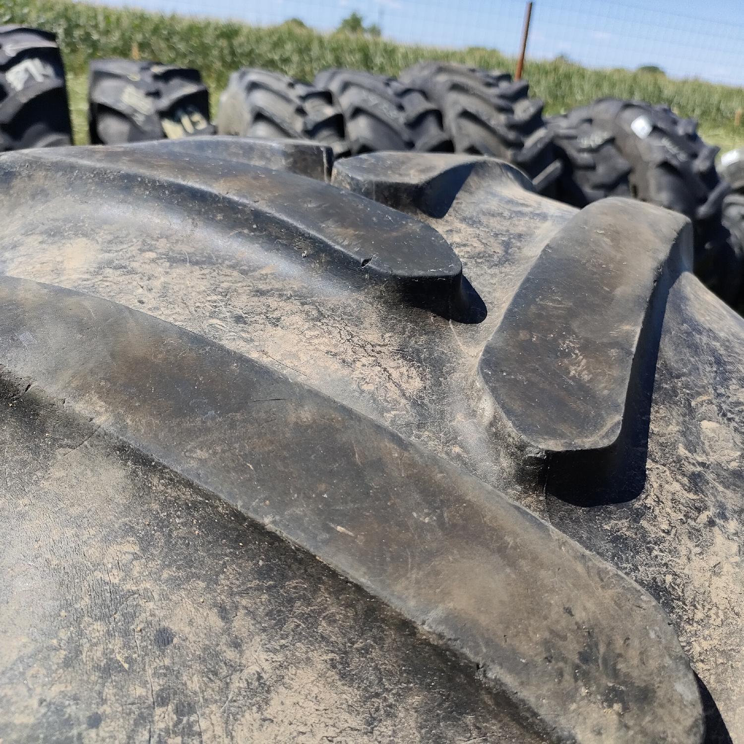  Cauciucuri 440/65R24  Michelin