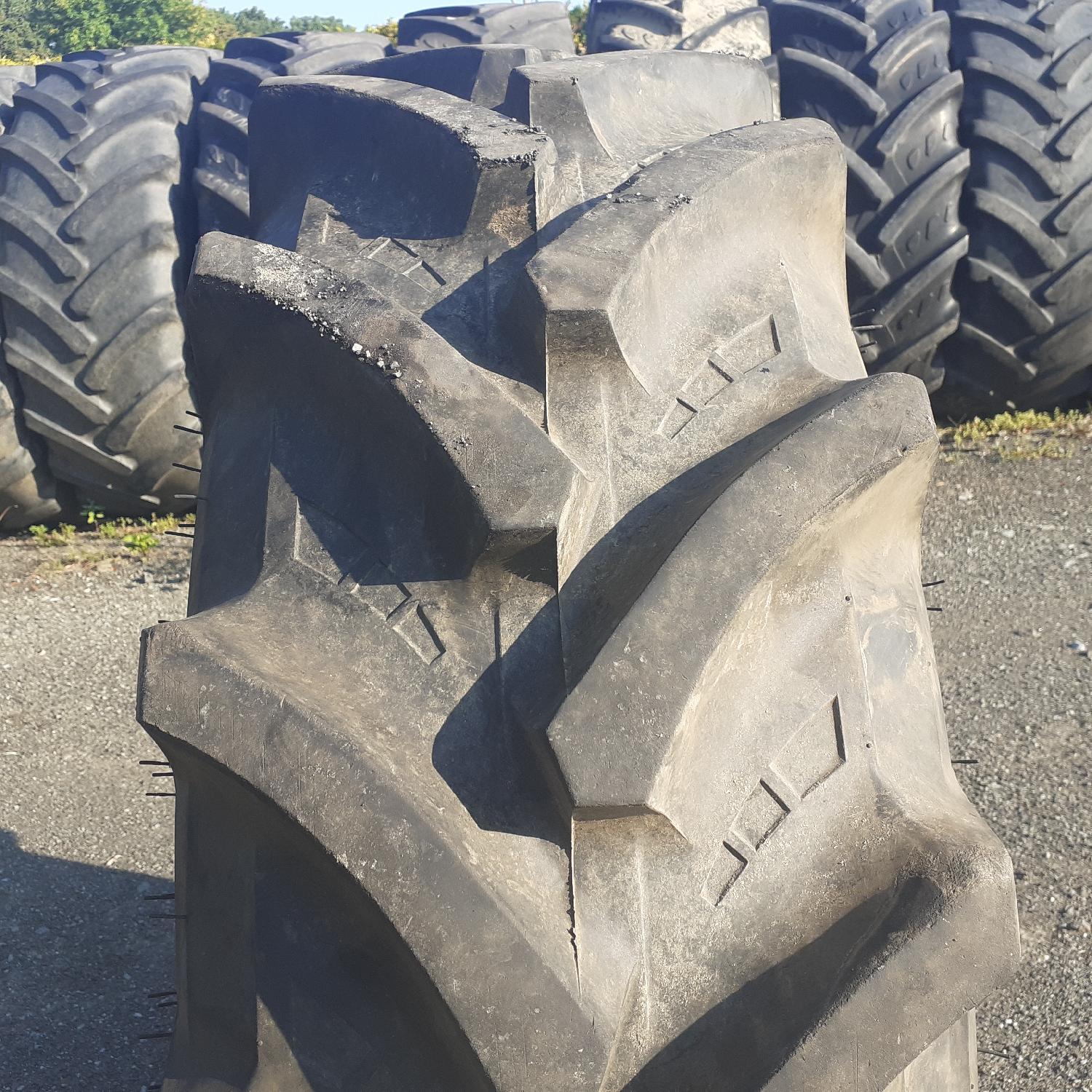  Cauciucuri 340/85R24 (13.6R24) Petlas