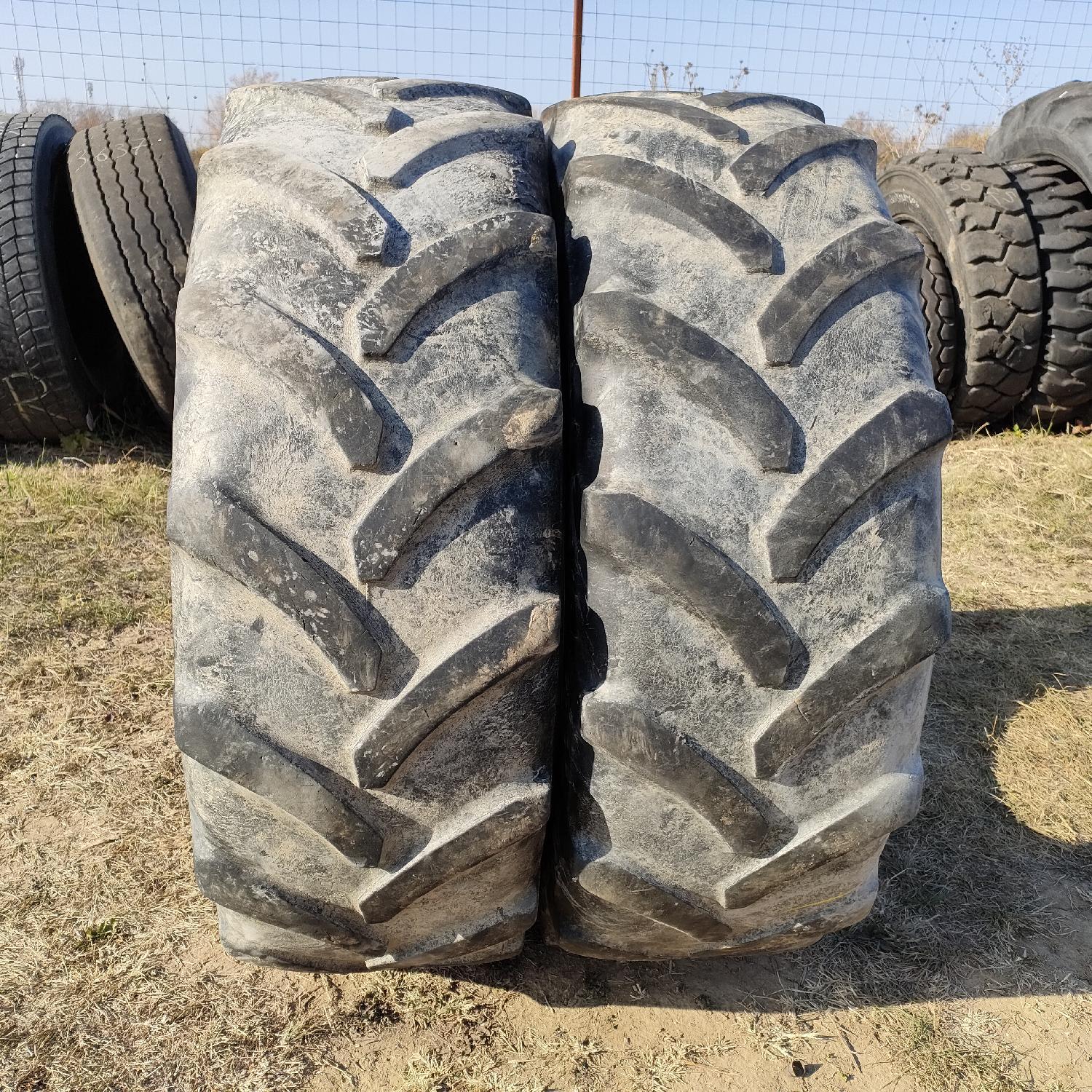  Cauciucuri 340/85R24 (13.6R24) Vredestein