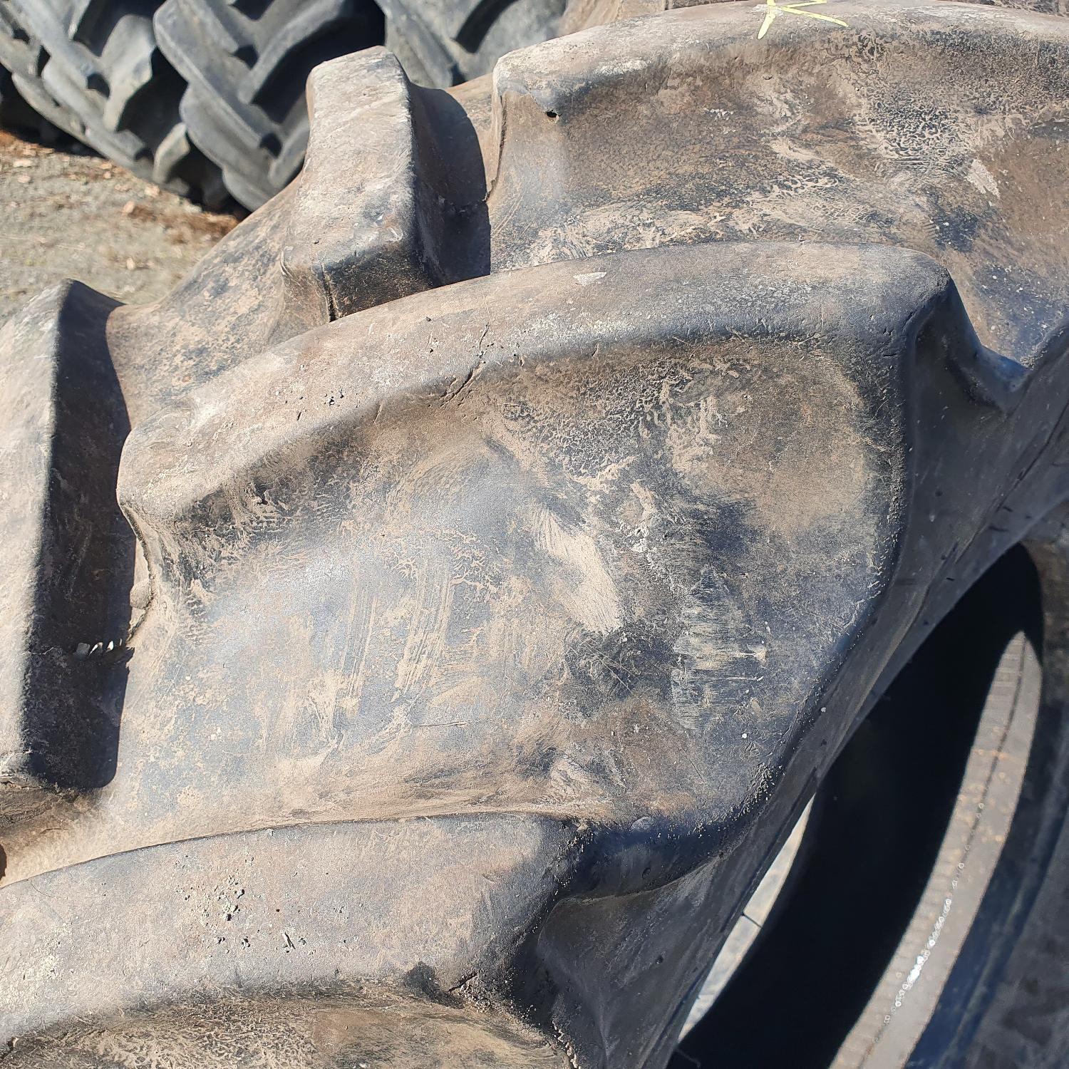  Cauciucuri 340/85R24 (13.6R24) Continental