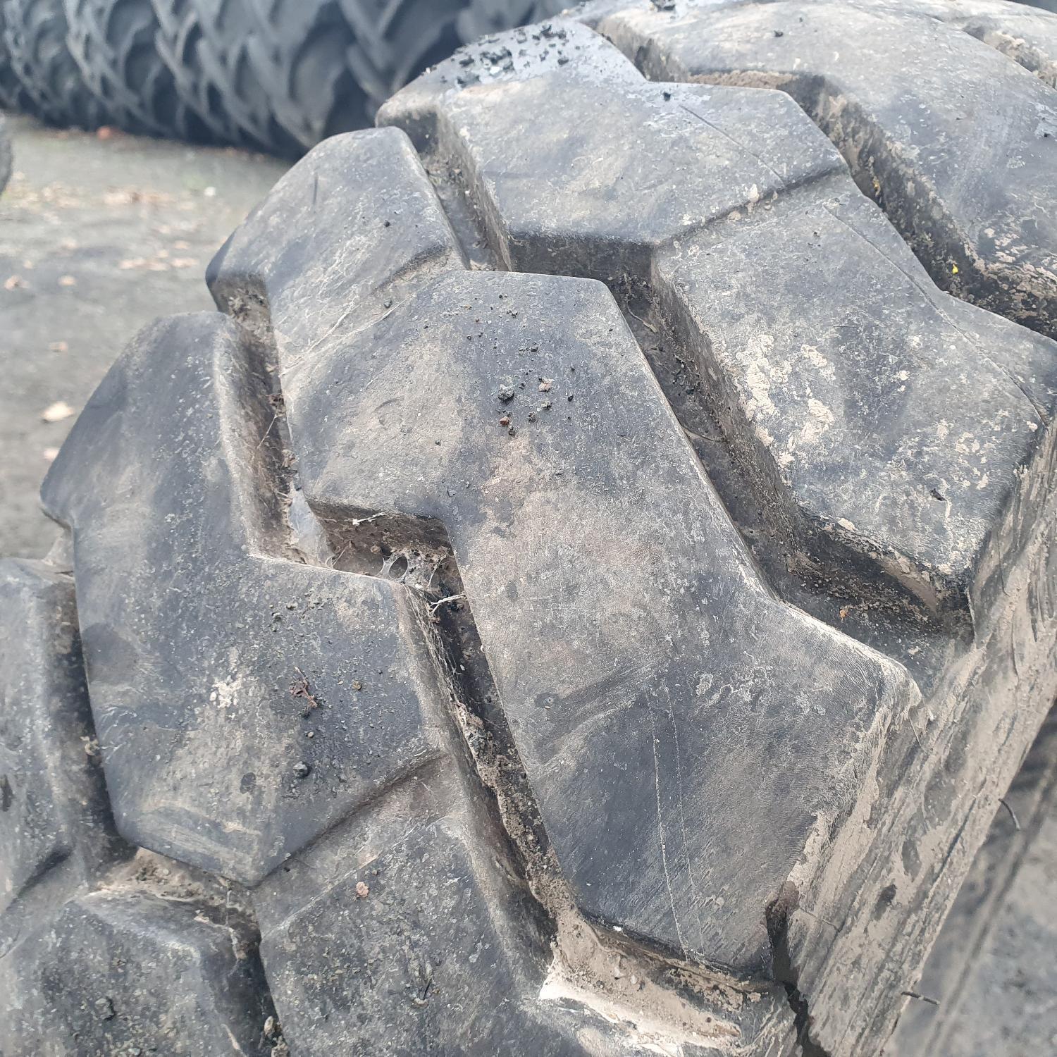  Cauciucuri 250/70R15  Michelin