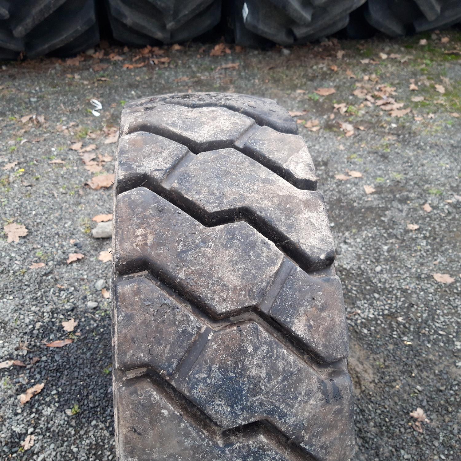  Cauciucuri 225/75R15 Michelin