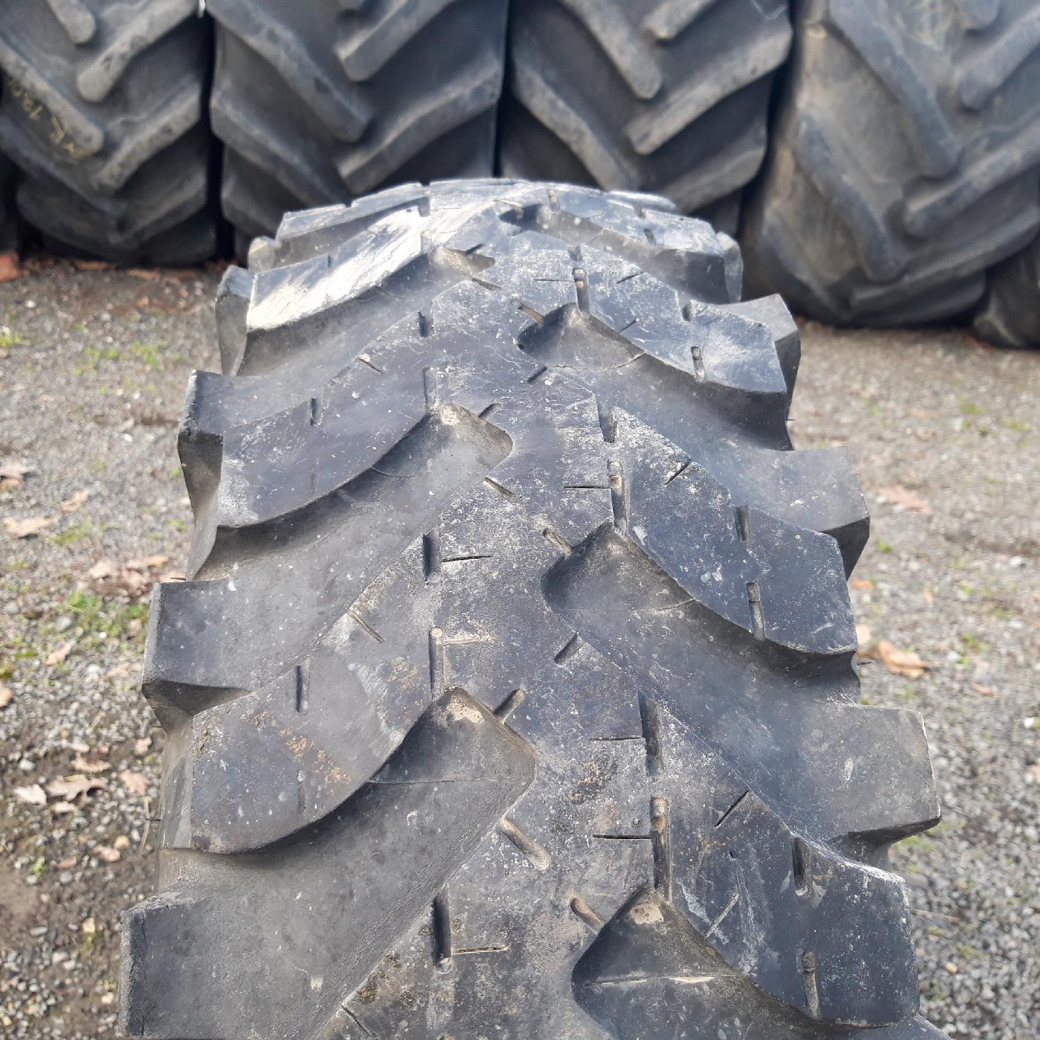  Cauciucuri 10.5-18 (10.5/80R18) Pirelli