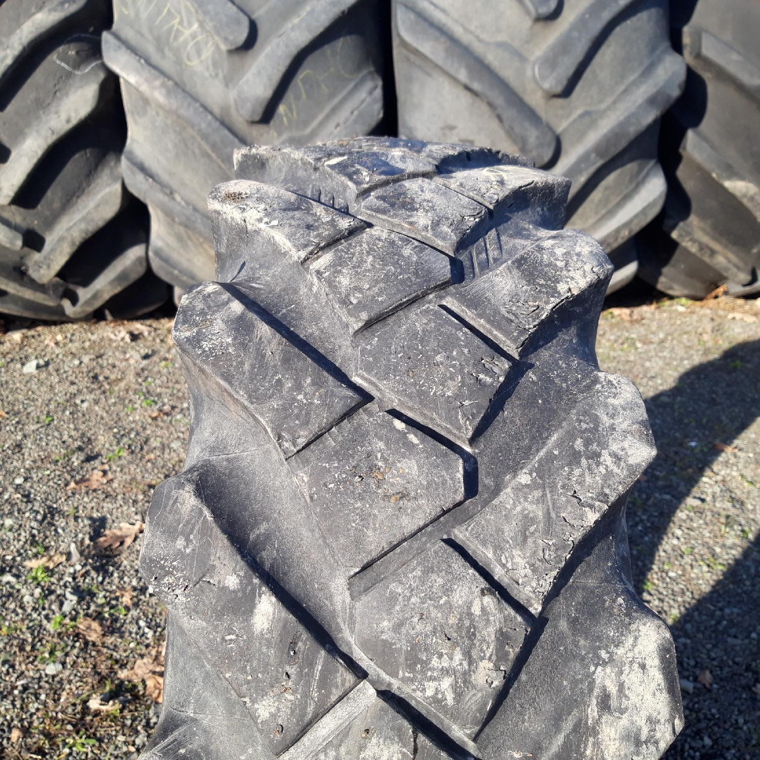  Cauciucuri 10.5-18 (10.5/80R18) Everest