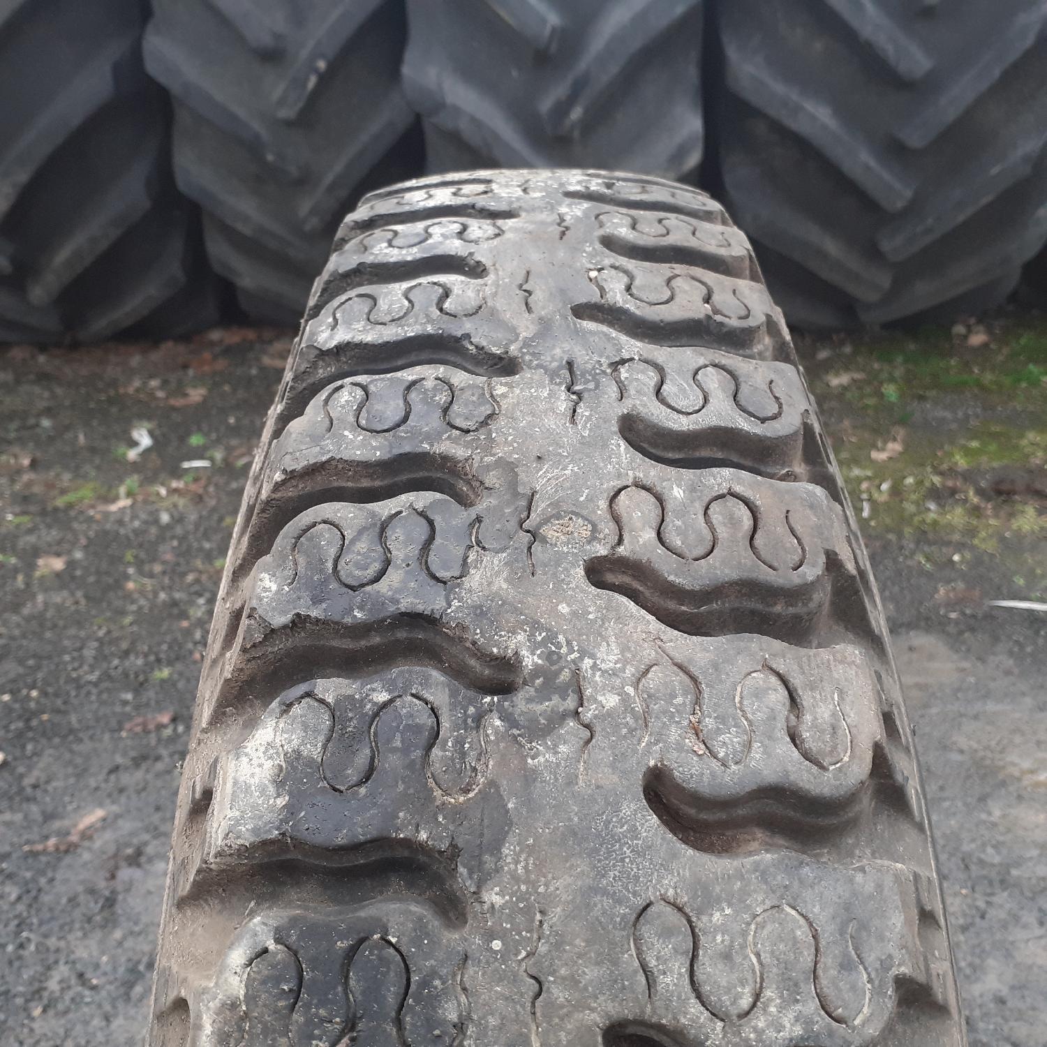  Cauciucuri 7.50-20  Prostor