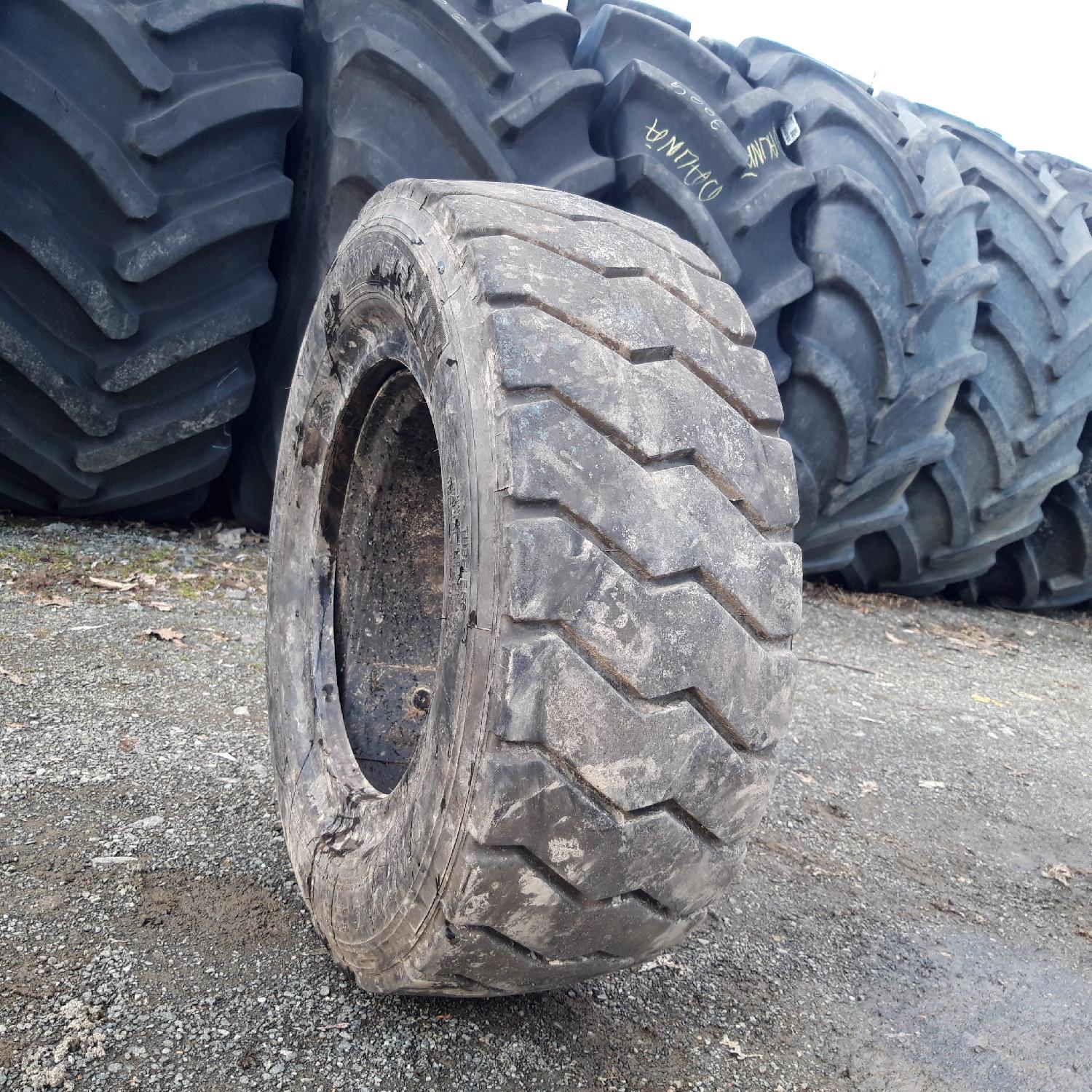  Cauciucuri 250/70R15  Michelin