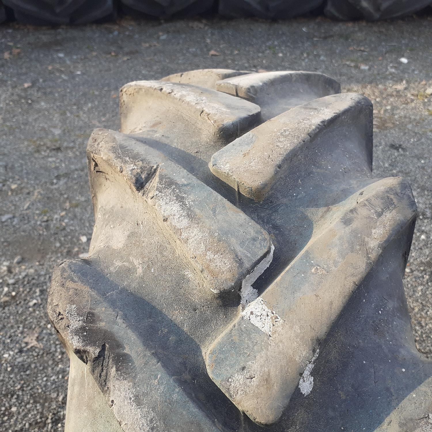  Cauciucuri 10.5-18 (10.5/80R18) Semperit