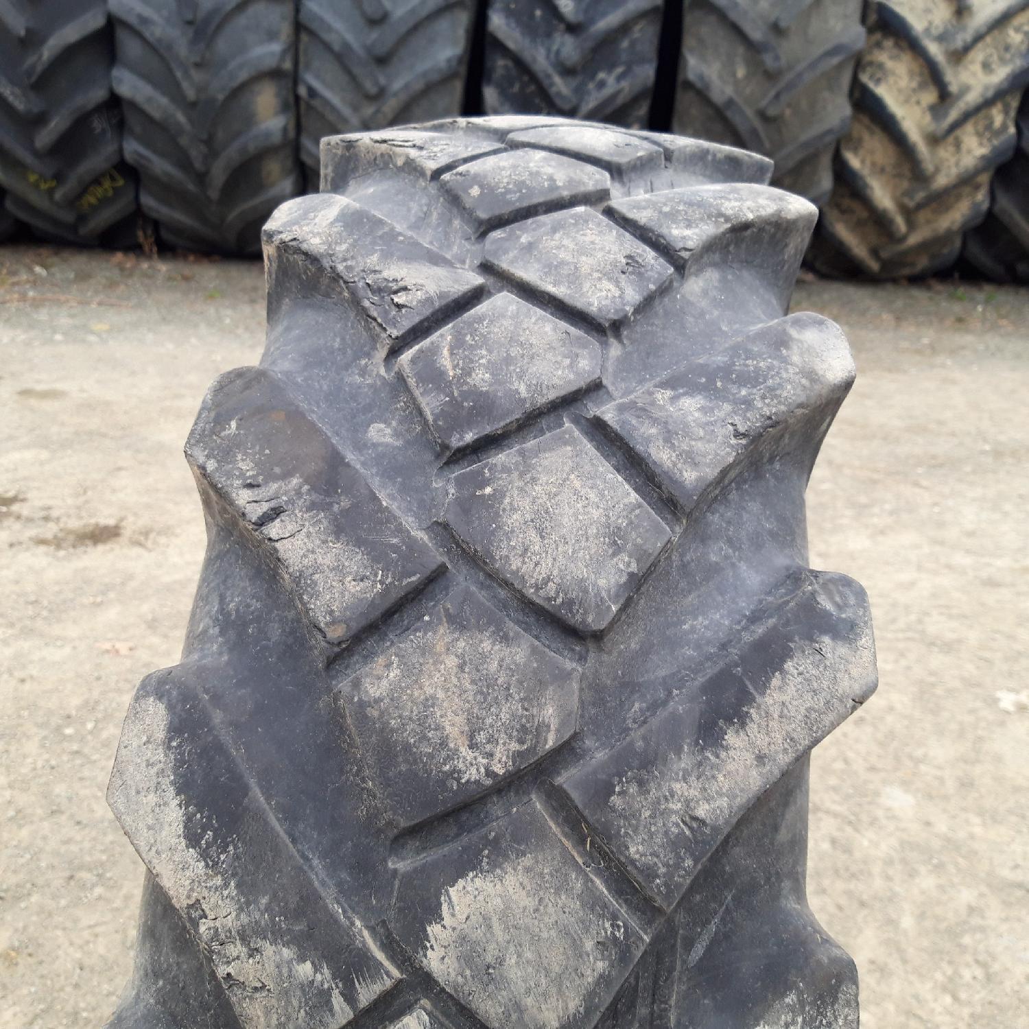  Cauciucuri 10.5-18 (10.5/80R18) Everest