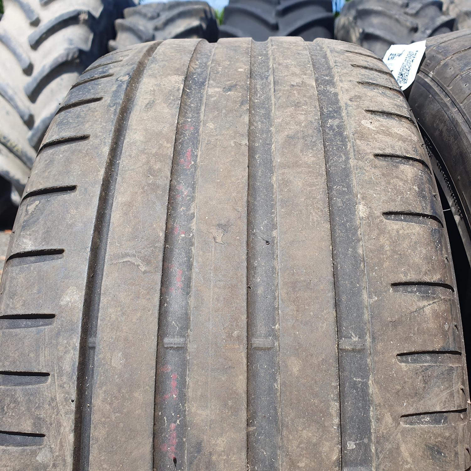  Cauciucuri 235/45R17 Nokian