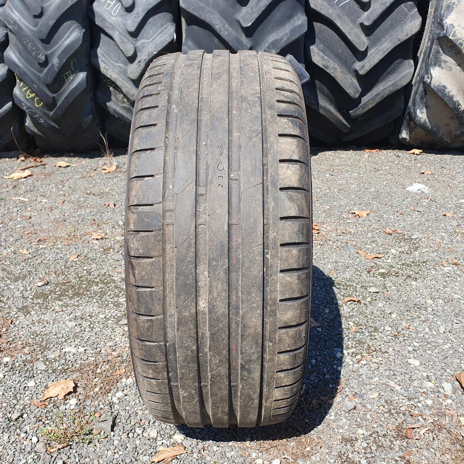  Cauciucuri 235/45R17 Nokian