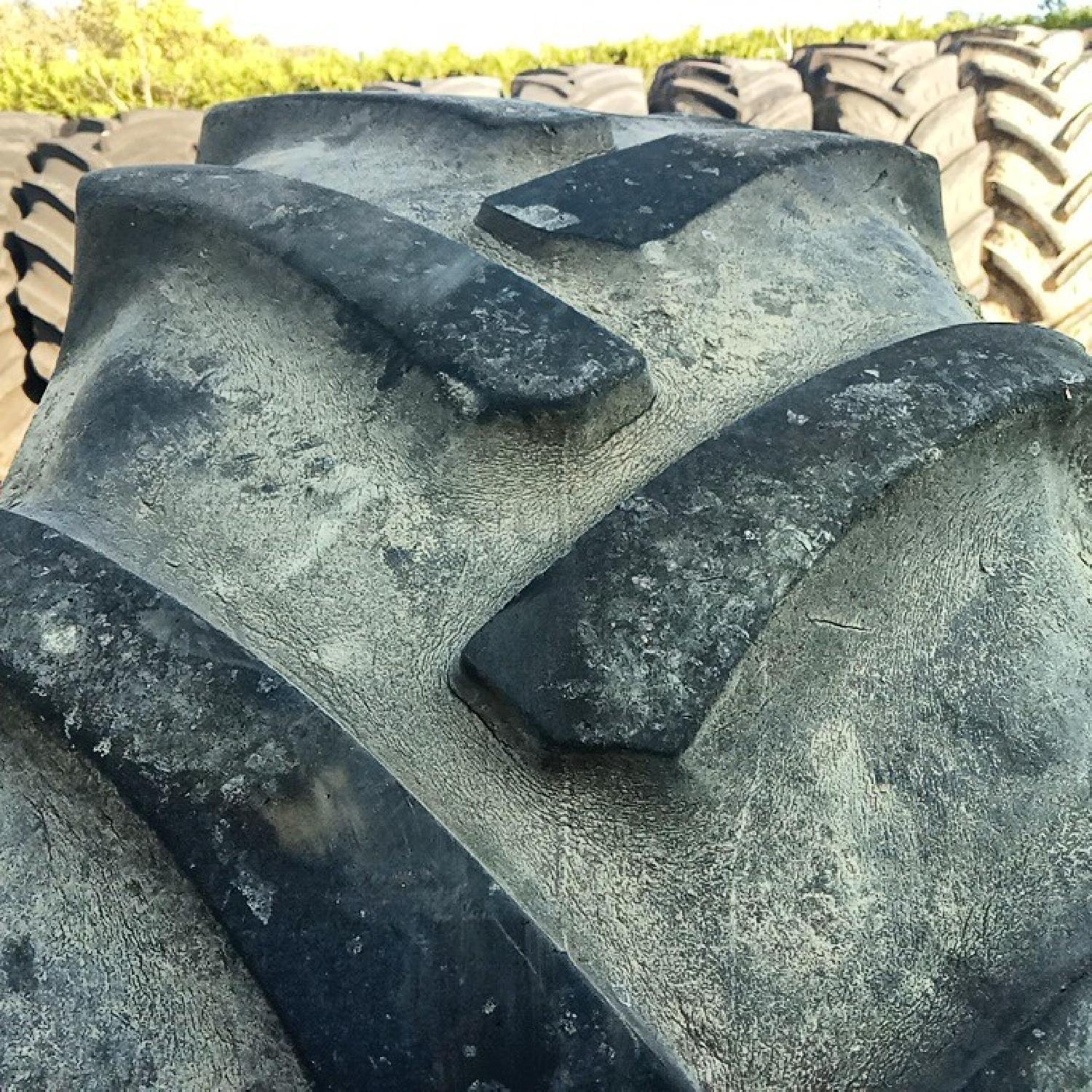  Cauciucuri 340/85R24 (13.6R24) Mitas