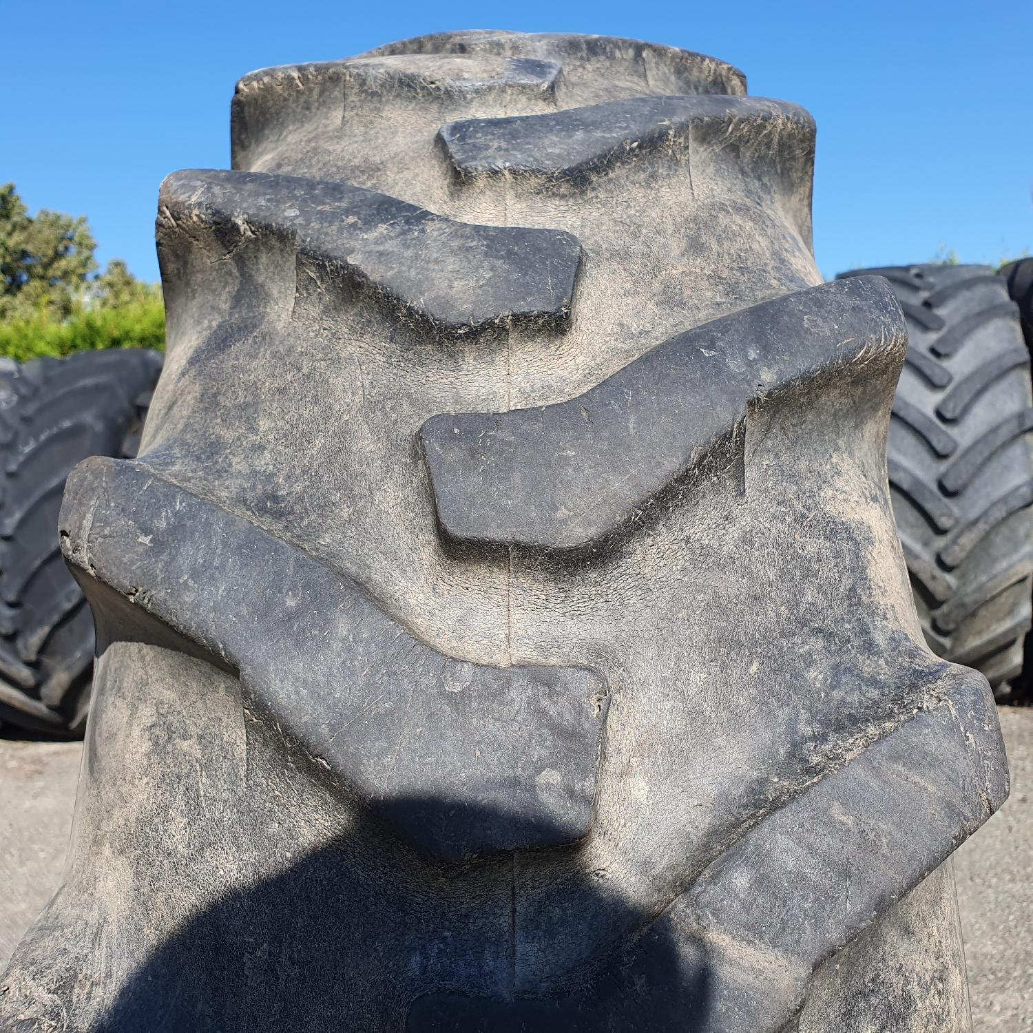  Cauciucuri 12.4-28 (320/85R28) Dunlop