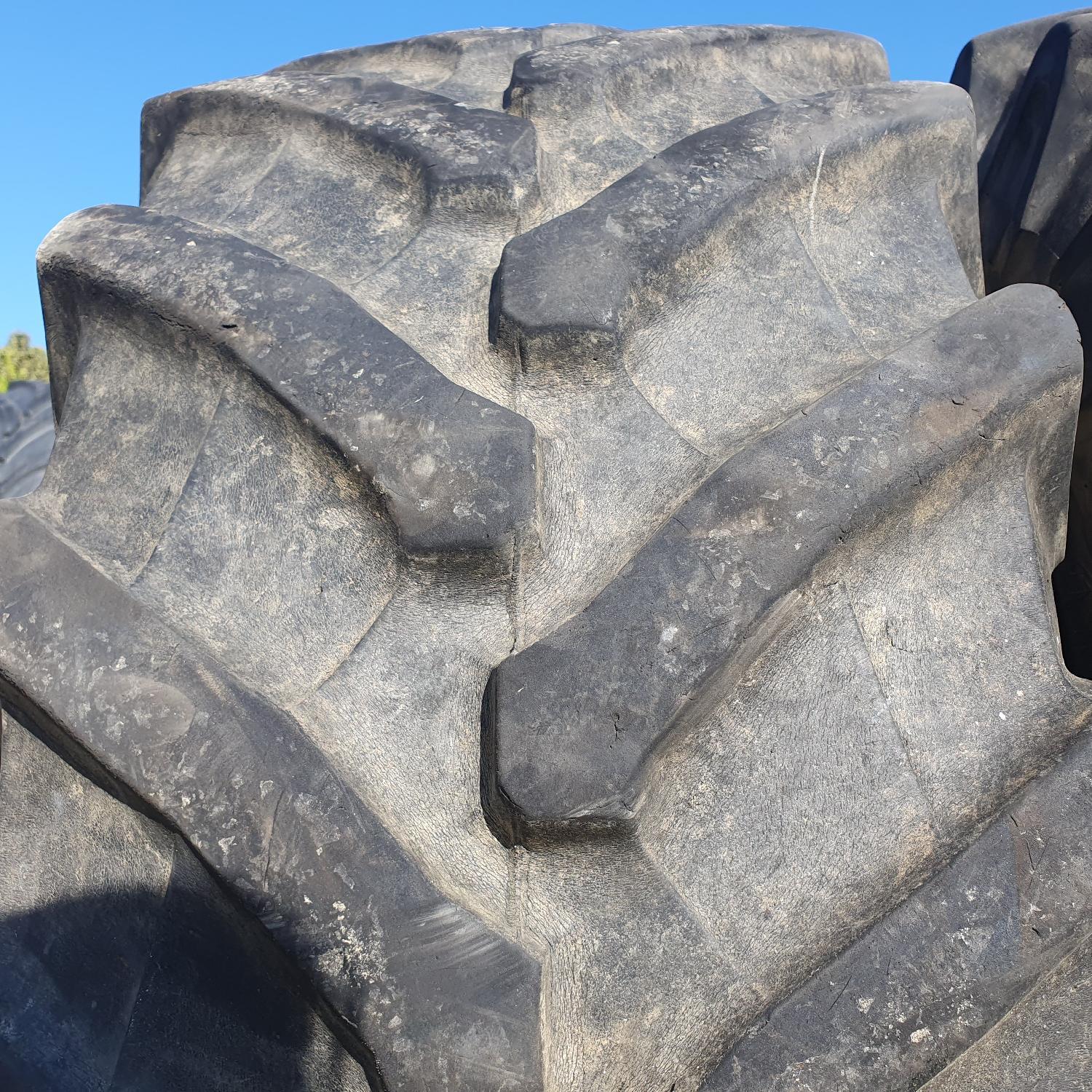  Cauciucuri 440/65R24  Trelleborg
