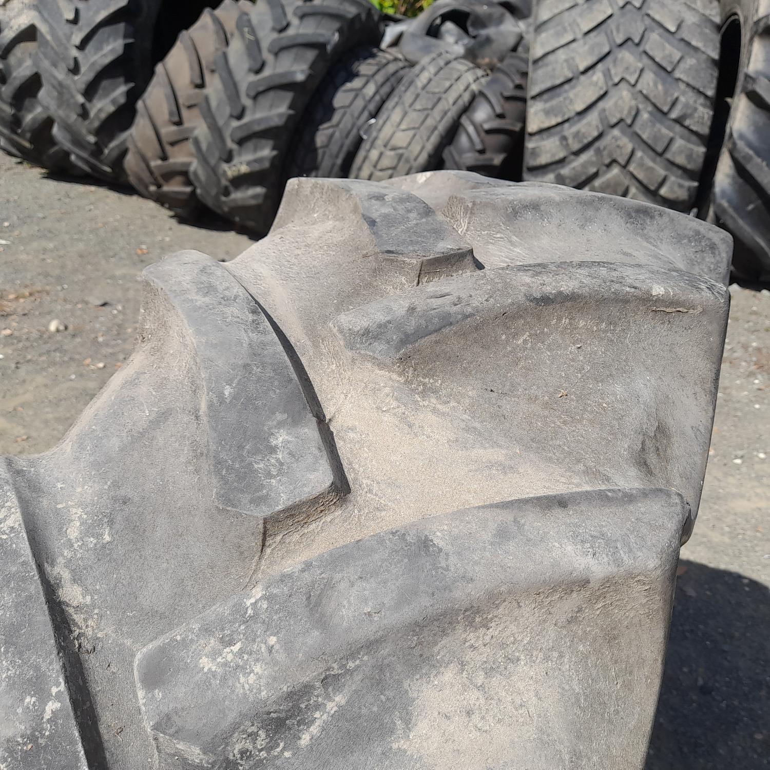 Cauciucuri 340/85R24 (13.6R24) Continental