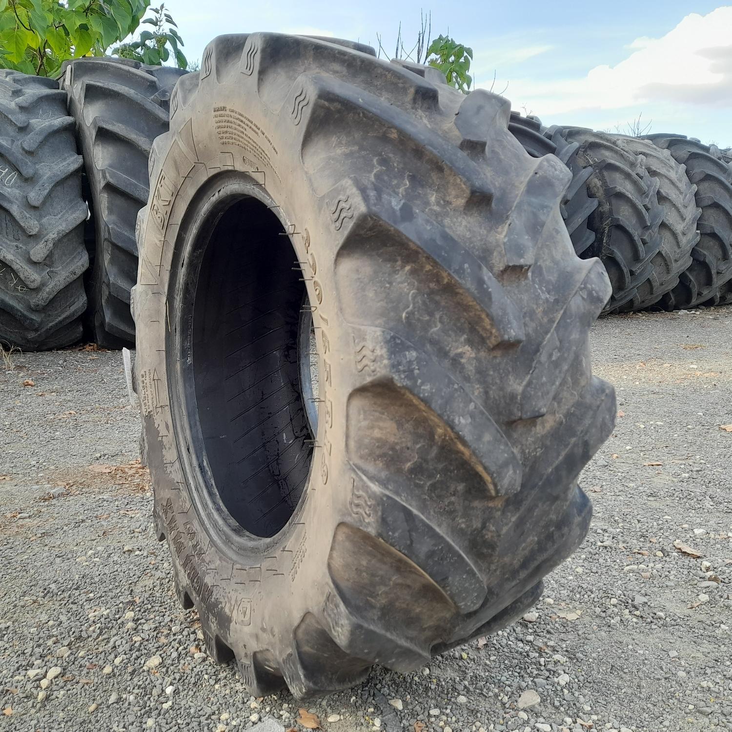  Cauciucuri 320/65R18 Bkt