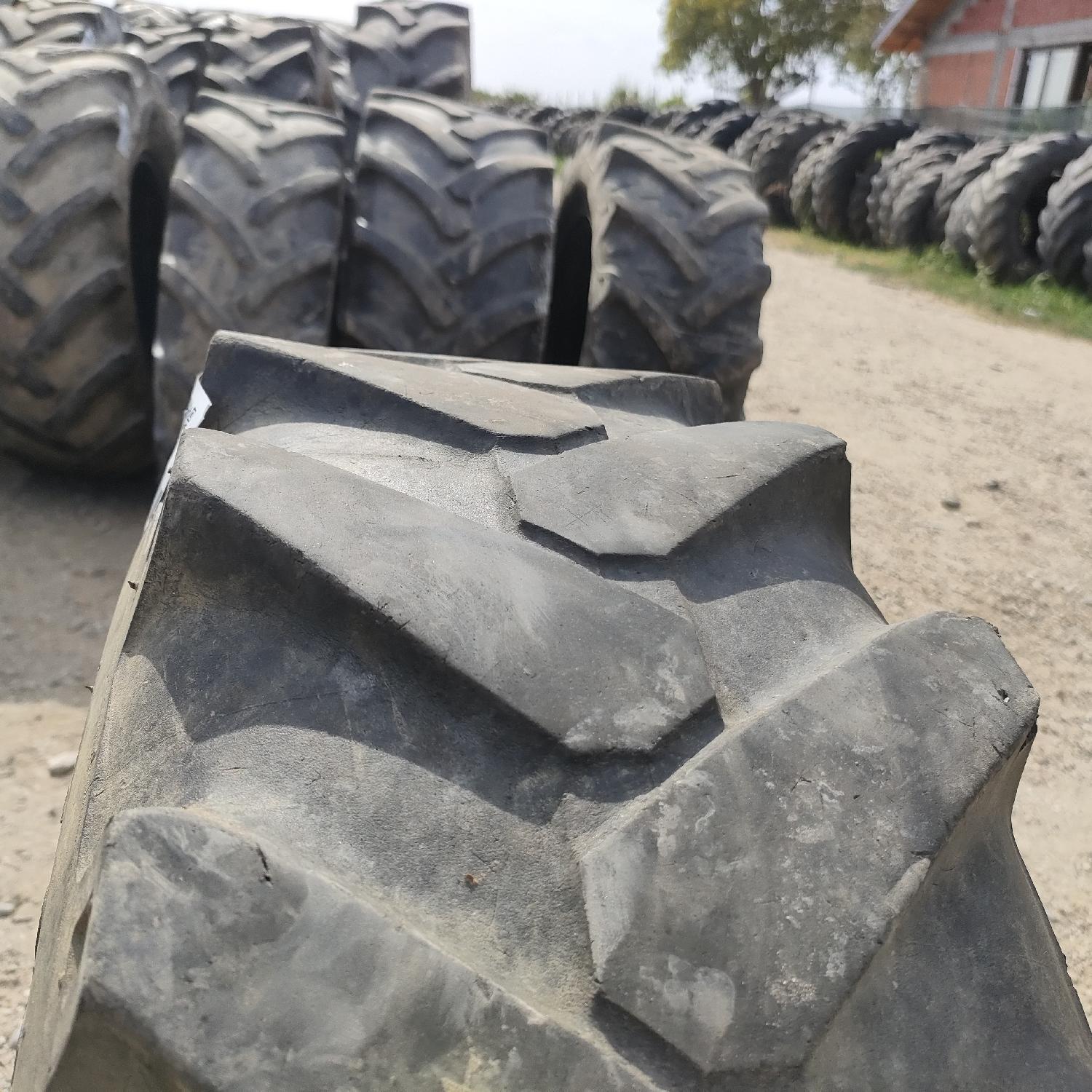  Cauciucuri 10.5-18 (10.5/80R18) Bkt