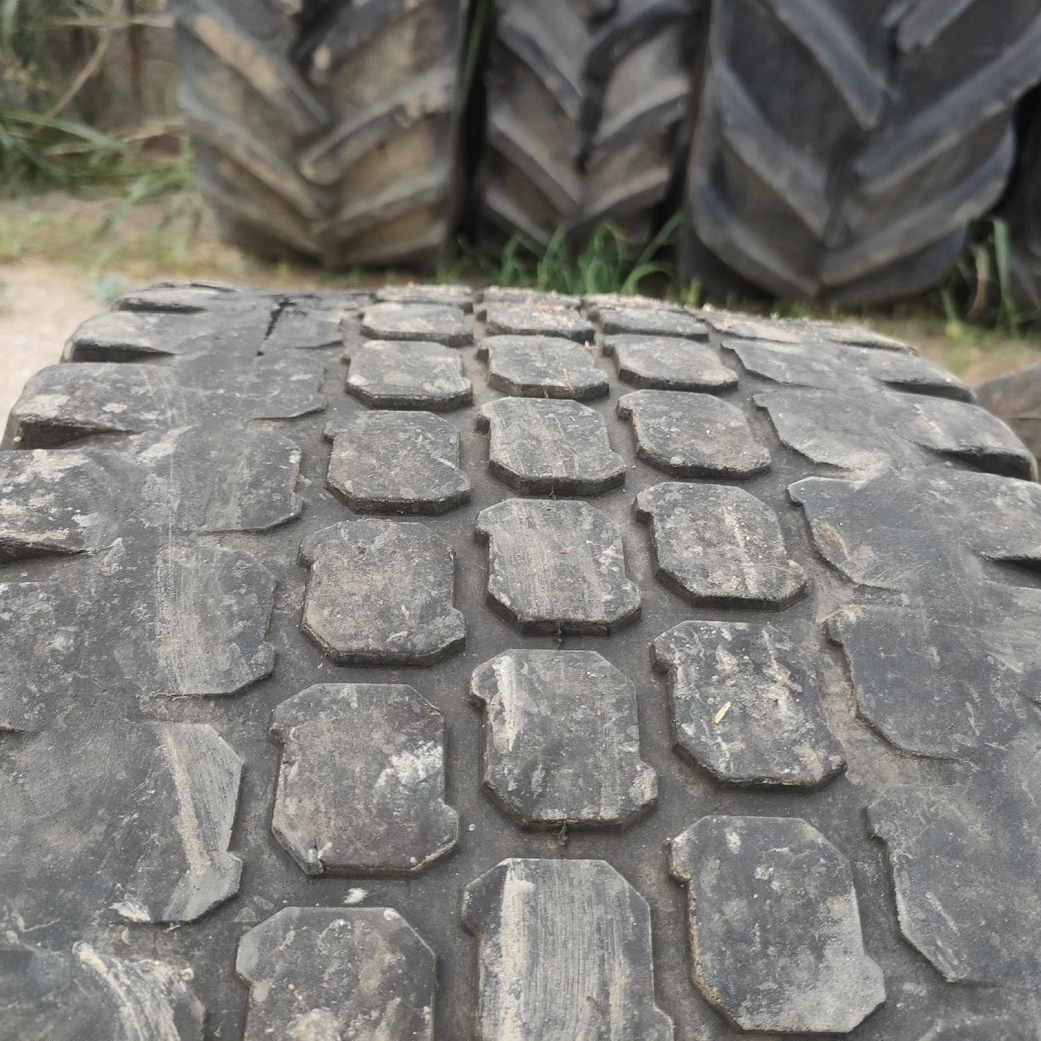  Cauciucuri 320/55-15  Trelleborg