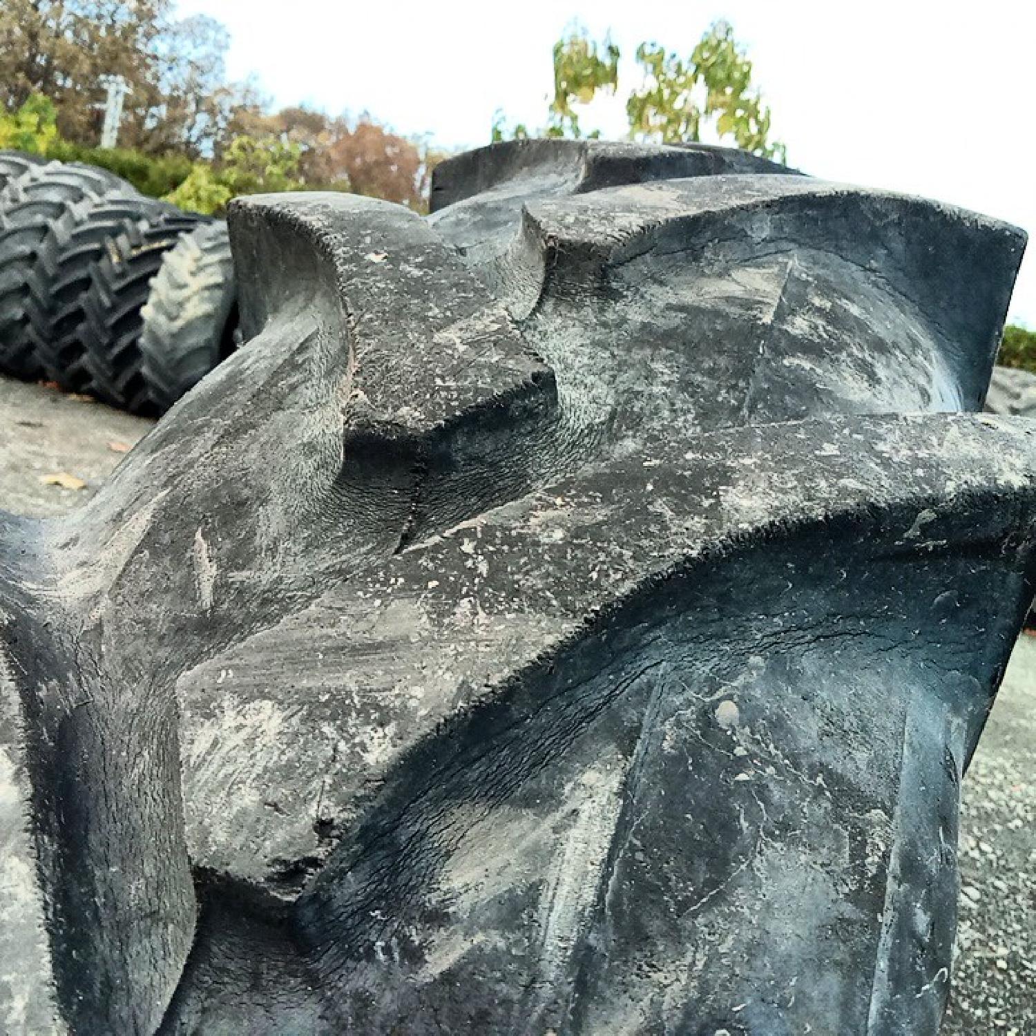  Cauciucuri 12.4R28 (320/85R28) Pirelli