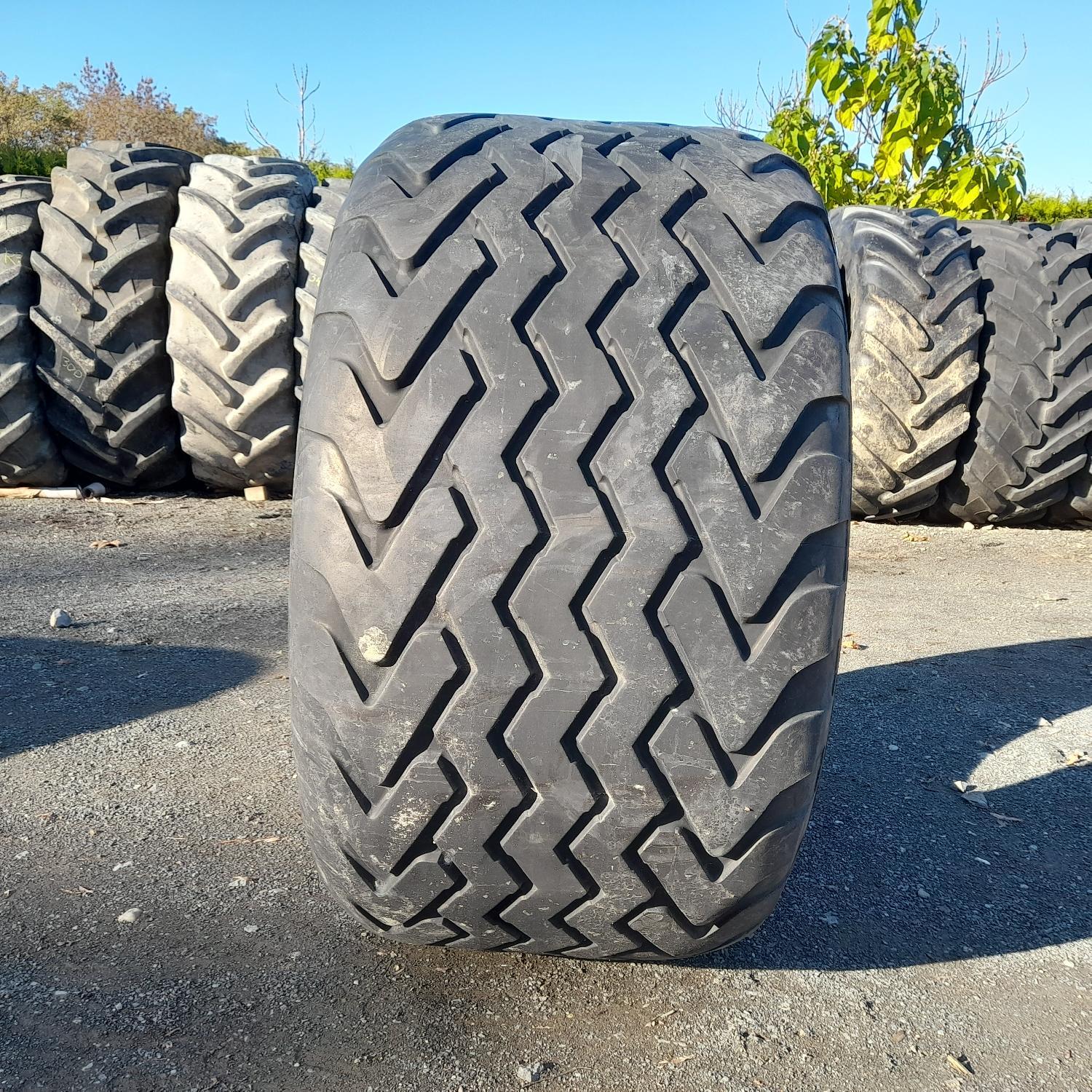  Cauciucuri 710/50R26.5 Vredestein