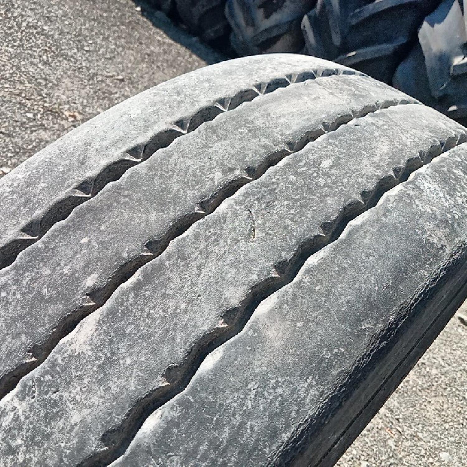  Cauciucuri 235/75R17.5 Continental