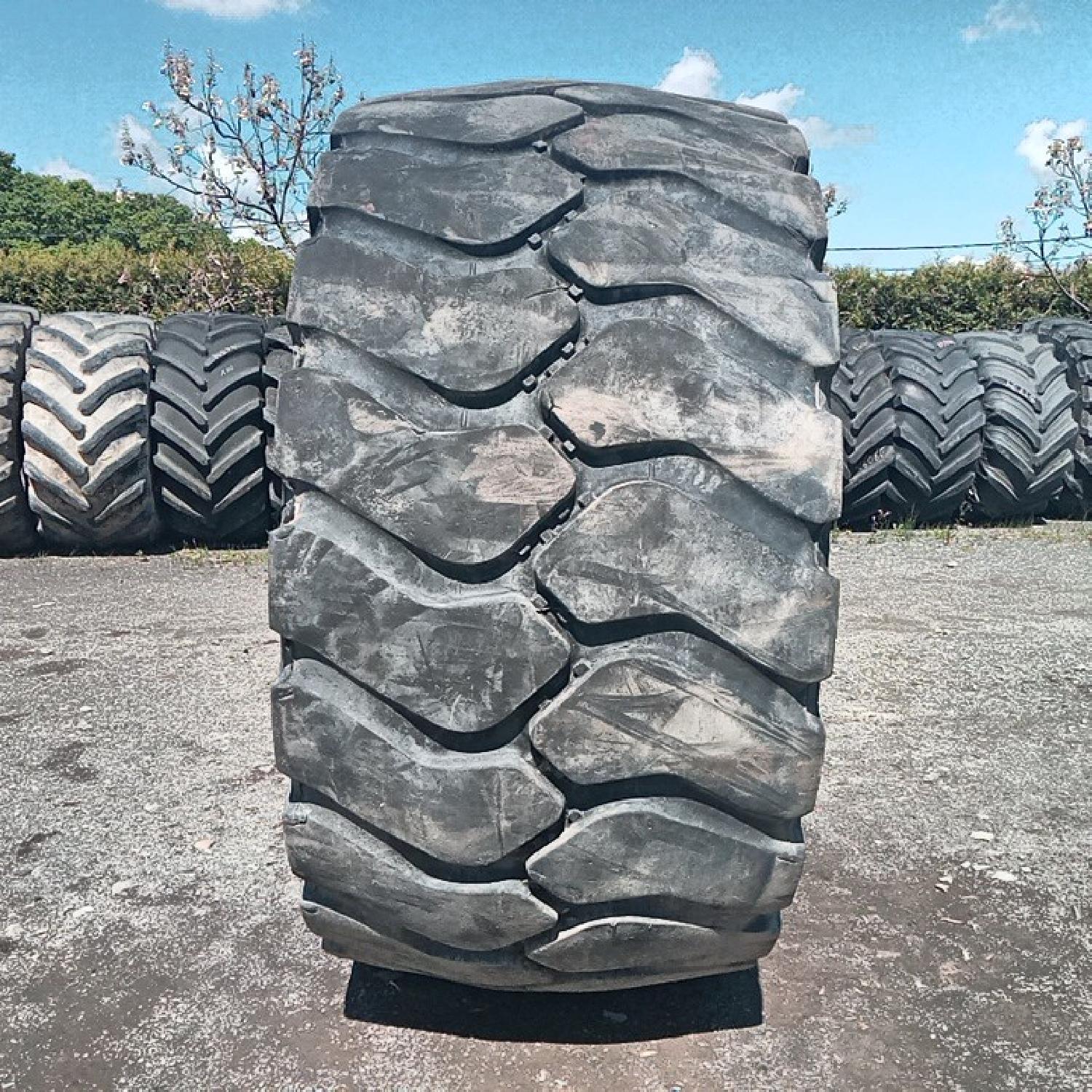  Cauciucuri 35/65R33 Bridgestone