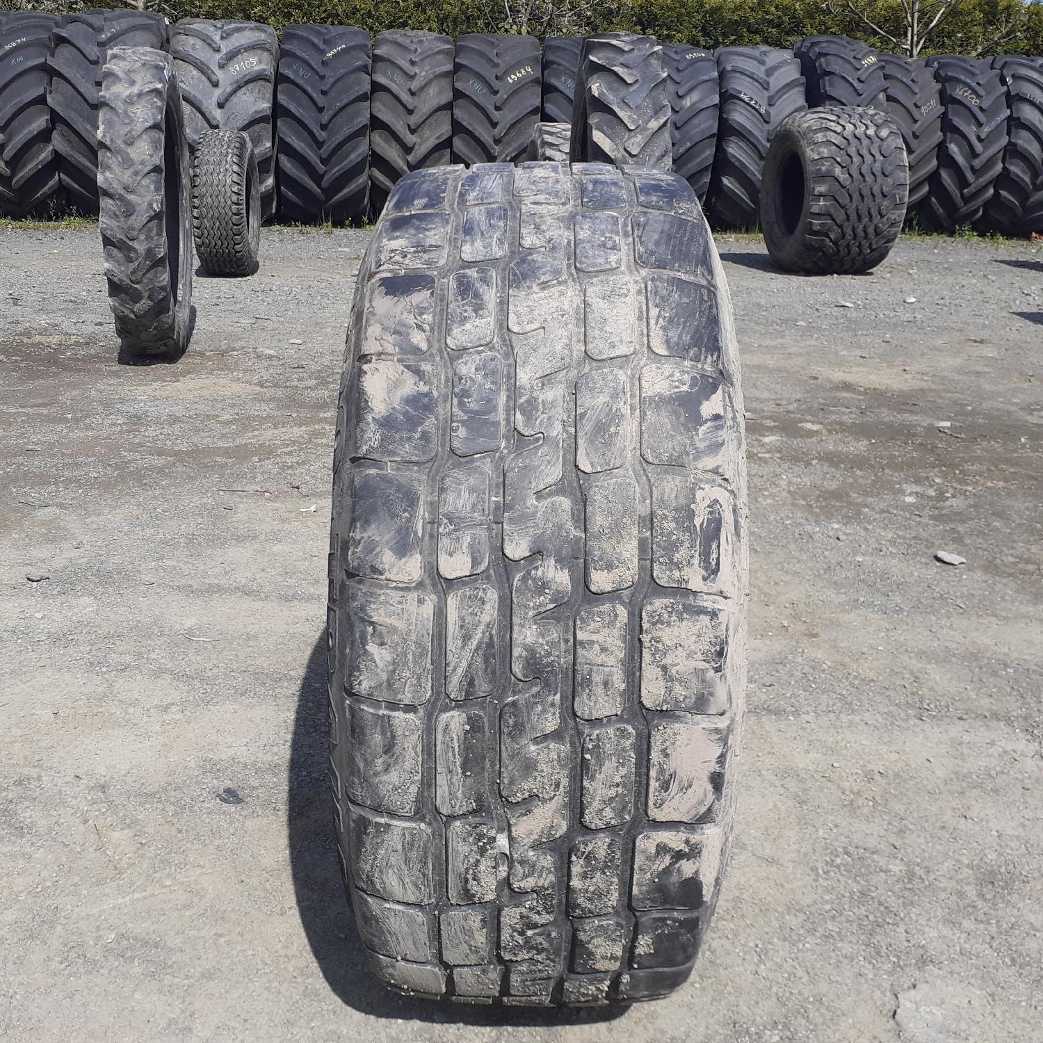  Cauciucuri 325/60R18 Semperit