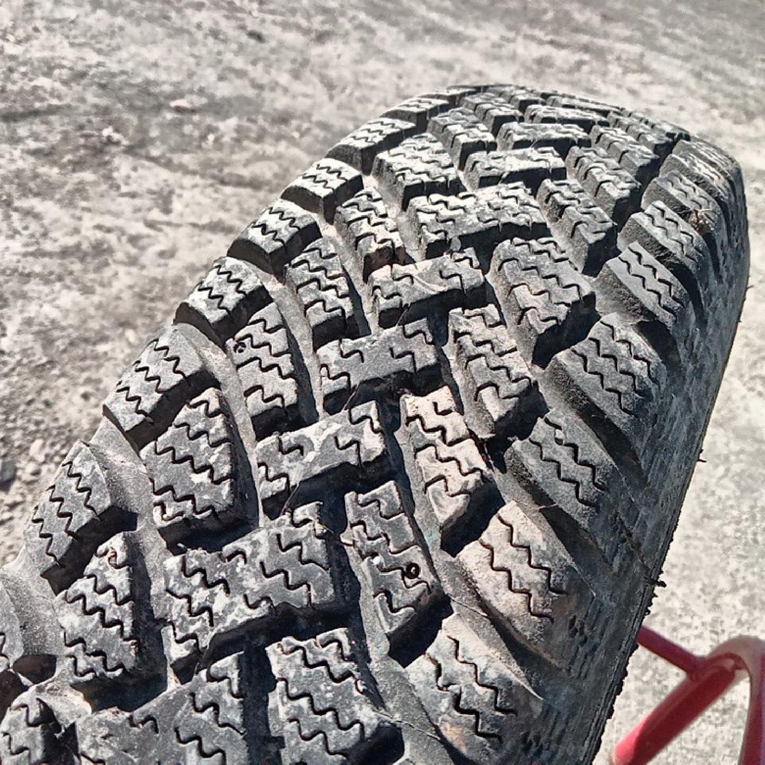  Cauciucuri 135/80R13 Universal