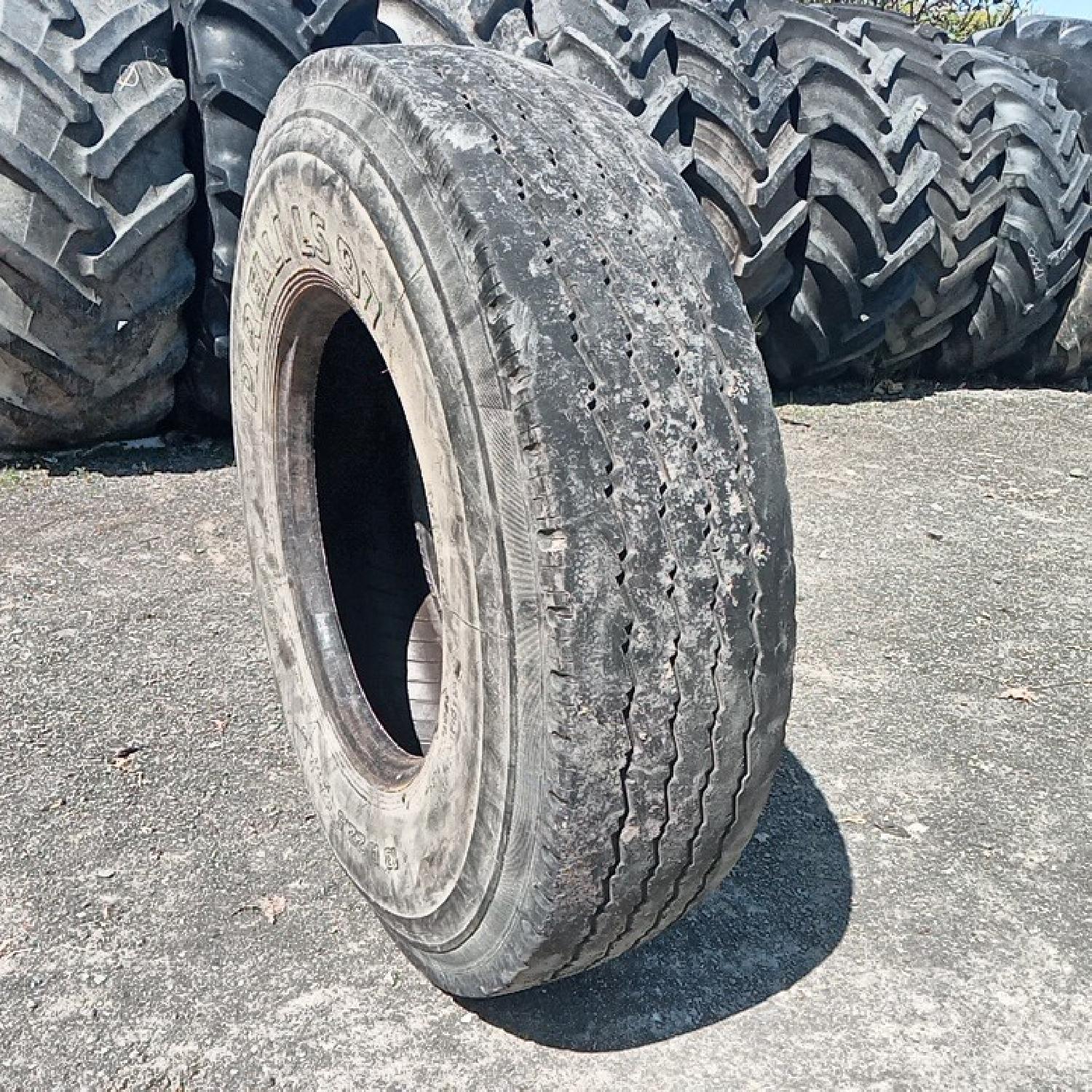  Cauciucuri 13R22.5 Pirelli