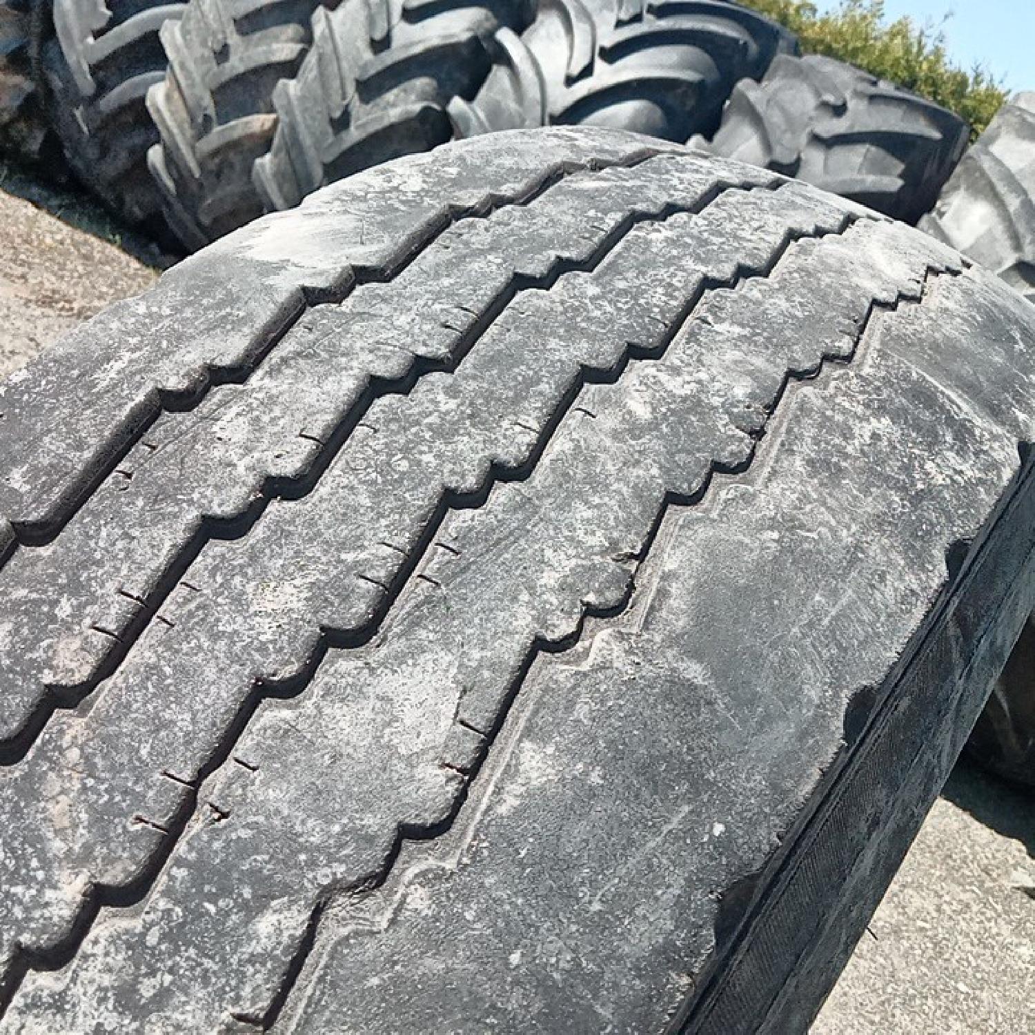  Cauciucuri 13R22.5 Pirelli