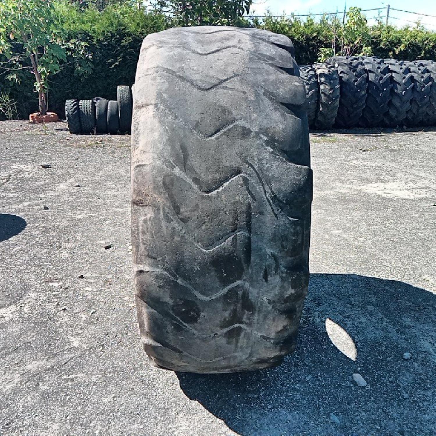  Cauciucuri 23.5R25 Michelin