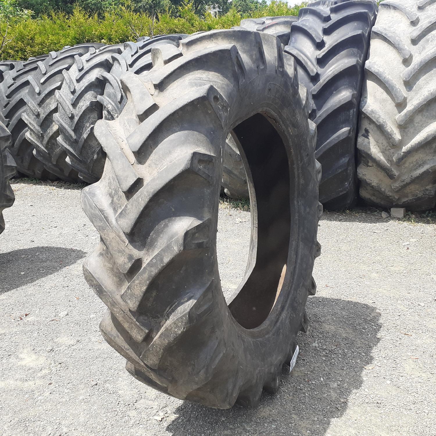  Cauciucuri 12.4-28 (320/85R28) Vredestein
