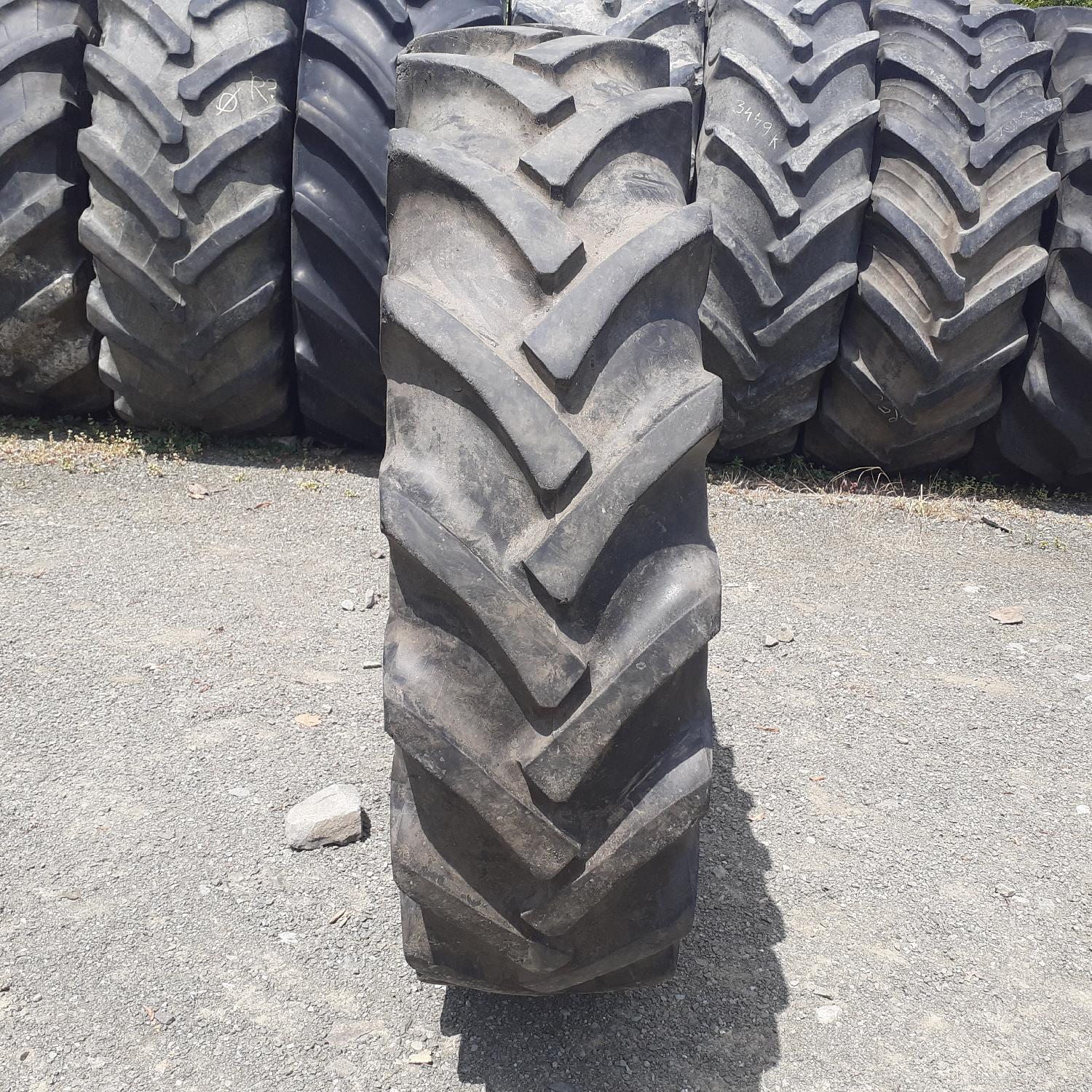  Cauciucuri 12.4-28 (320/85R28) Vredestein