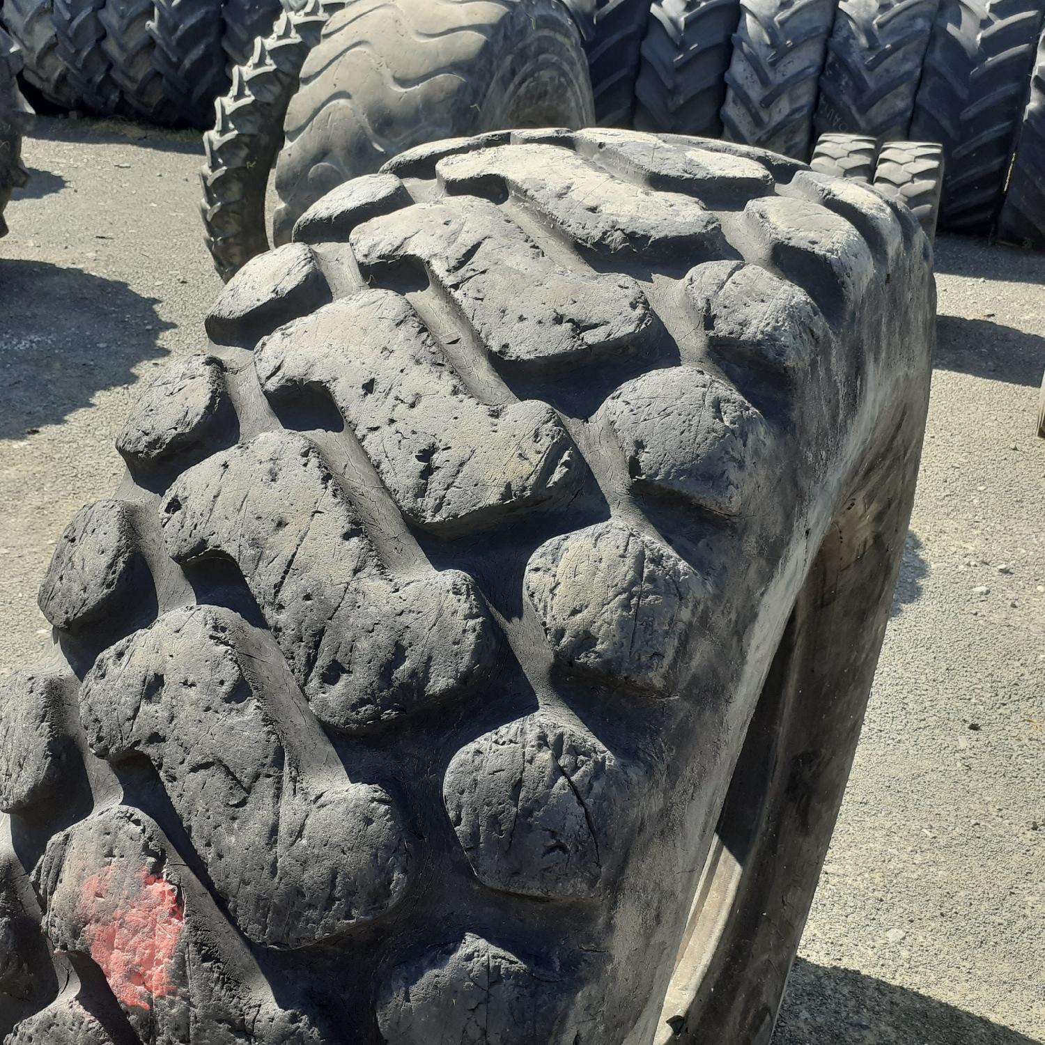  Cauciucuri 23.5R25 Michelin