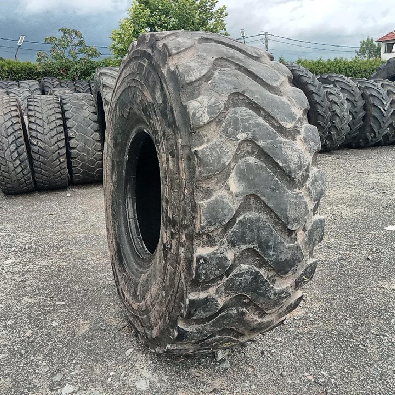  Cauciucuri 23.5R25 Michelin